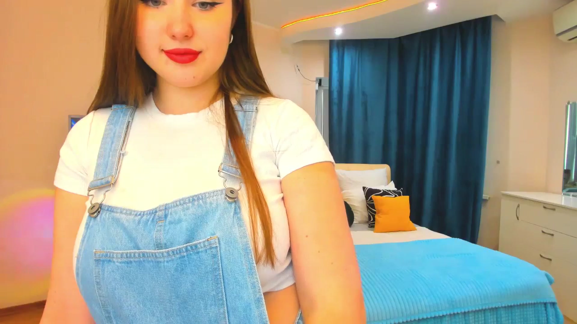 Gallery image thumbnail from AdmireMyEyes's myfreecams stream on, 12/06/2023, 09:13 image 15 of 20