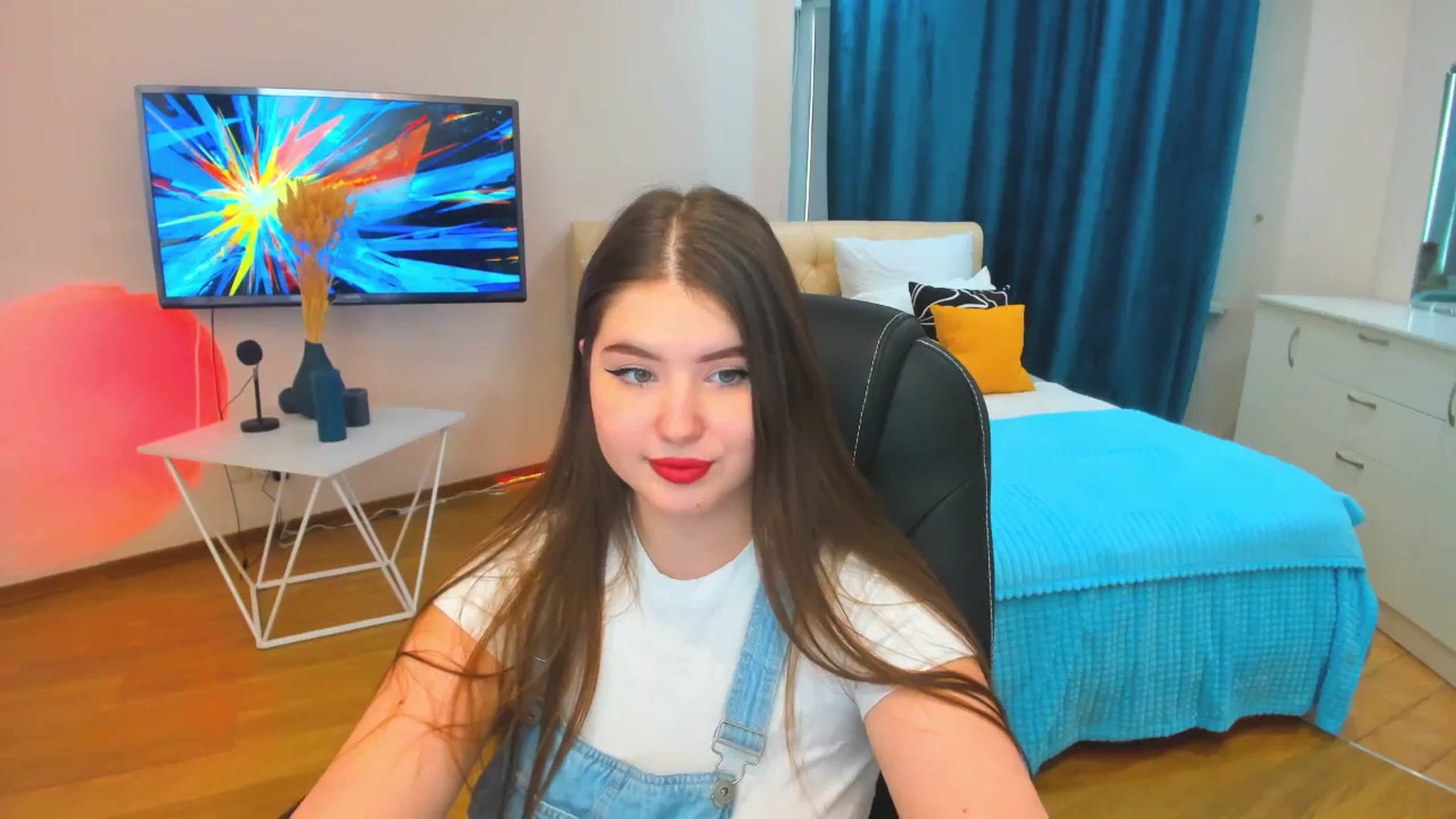 Gallery image thumbnail from AdmireMyEyes's myfreecams stream on, 12/06/2023, 09:41 image 12 of 20