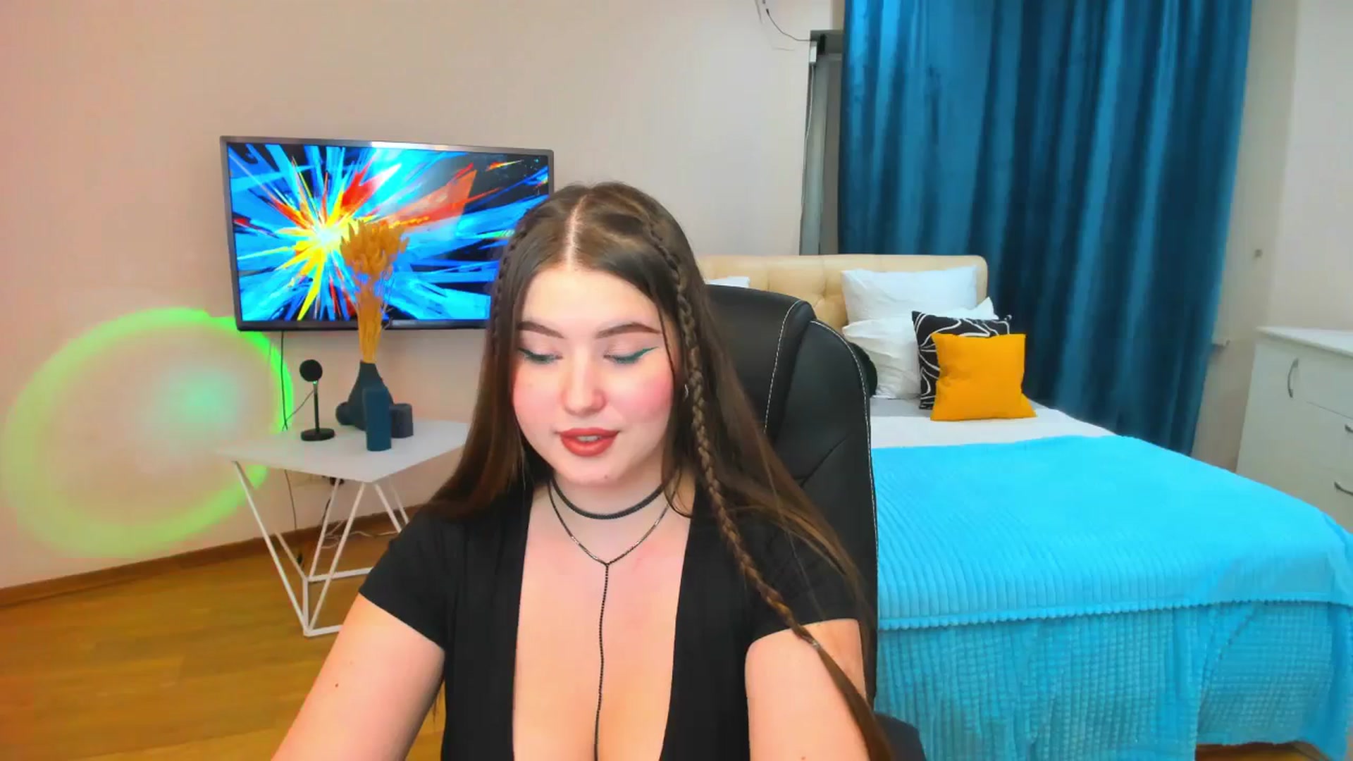 Gallery image thumbnail from AdmireMyEyes's myfreecams stream on, 12/07/2023, 16:46 image 19 of 20