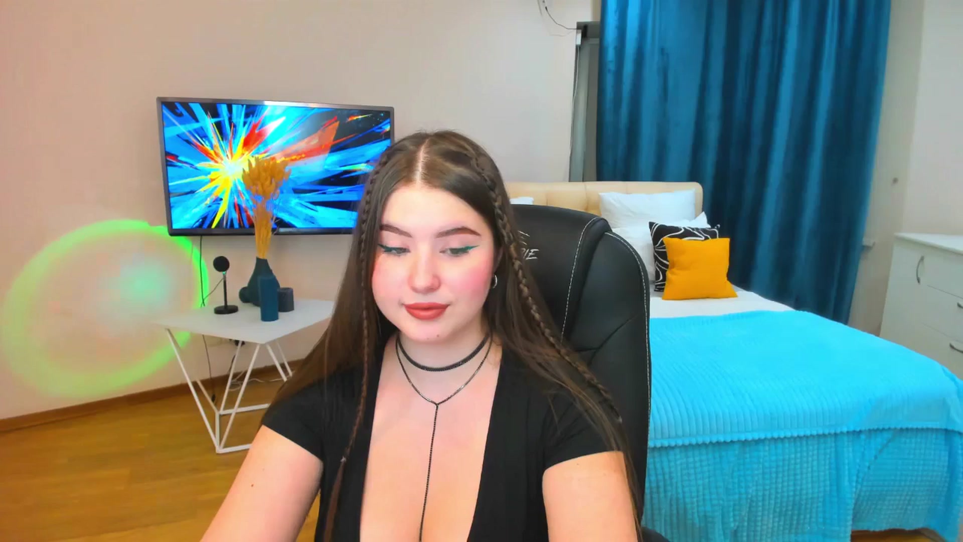 Gallery image thumbnail from AdmireMyEyes's myfreecams stream on, 12/07/2023, 16:46 image 9 of 20