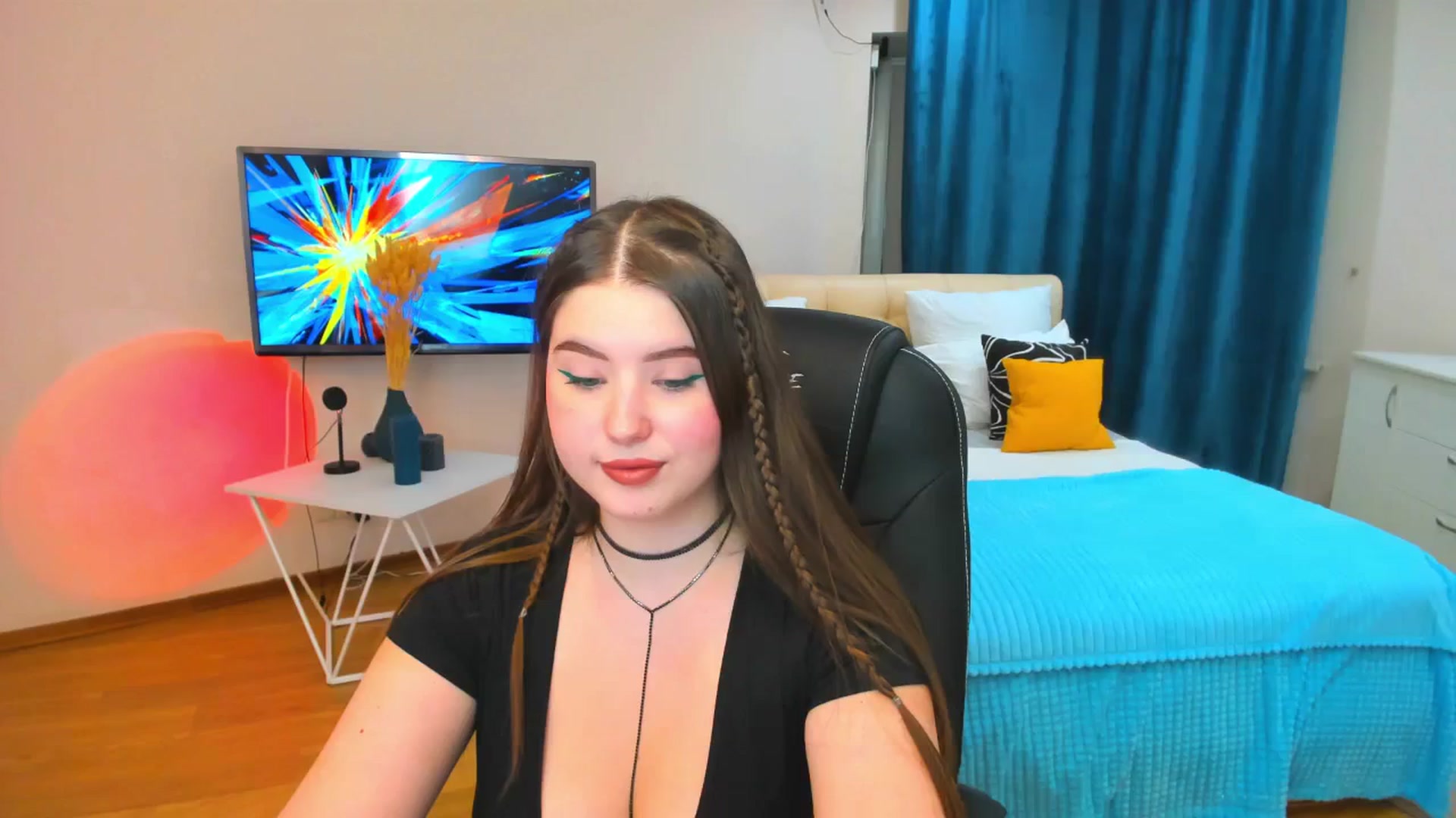 Gallery image thumbnail from AdmireMyEyes's myfreecams stream on, 12/07/2023, 16:46 image 15 of 20