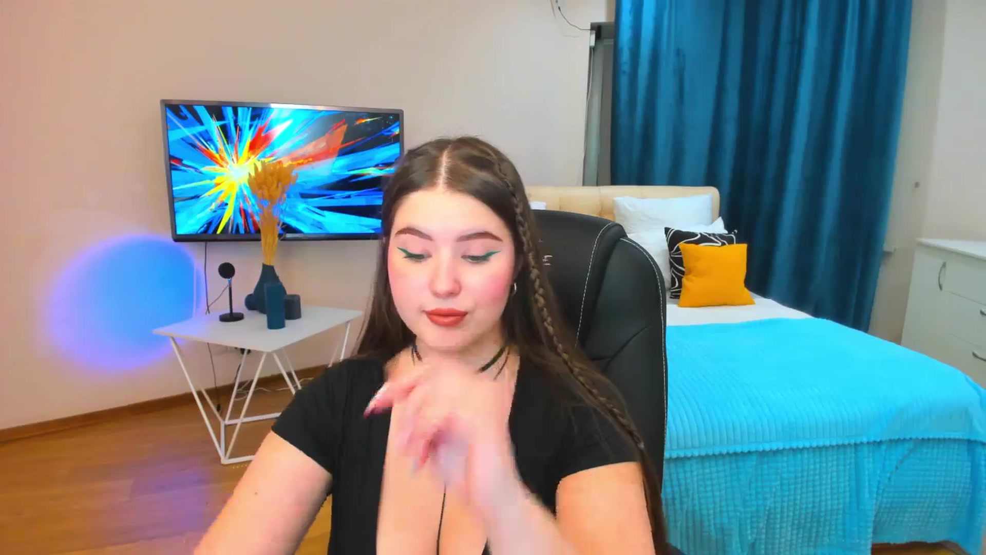 Gallery image thumbnail from AdmireMyEyes's myfreecams stream on, 12/07/2023, 16:46 image 10 of 20