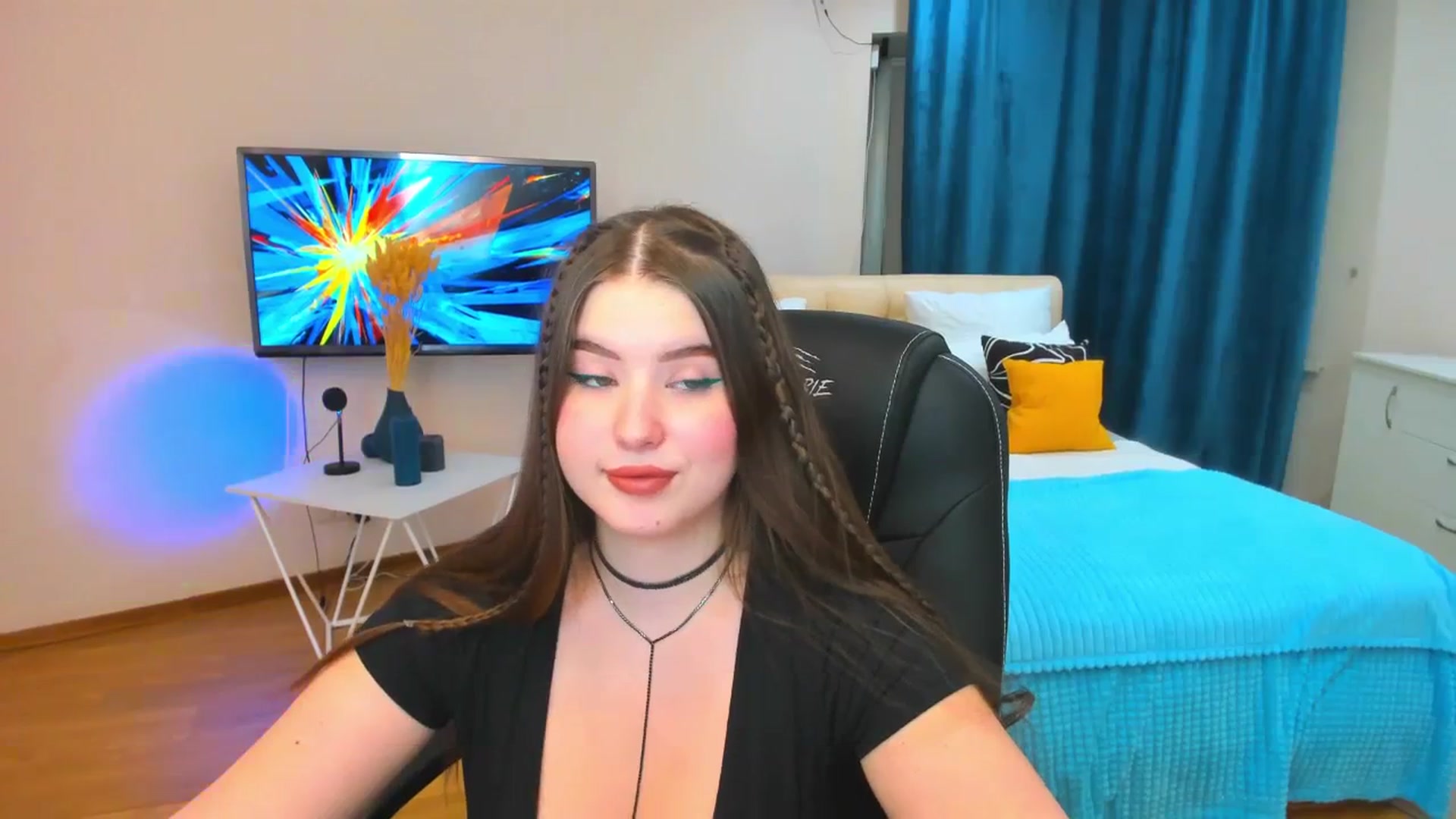Gallery image thumbnail from AdmireMyEyes's myfreecams stream on, 12/07/2023, 16:46 image 13 of 20