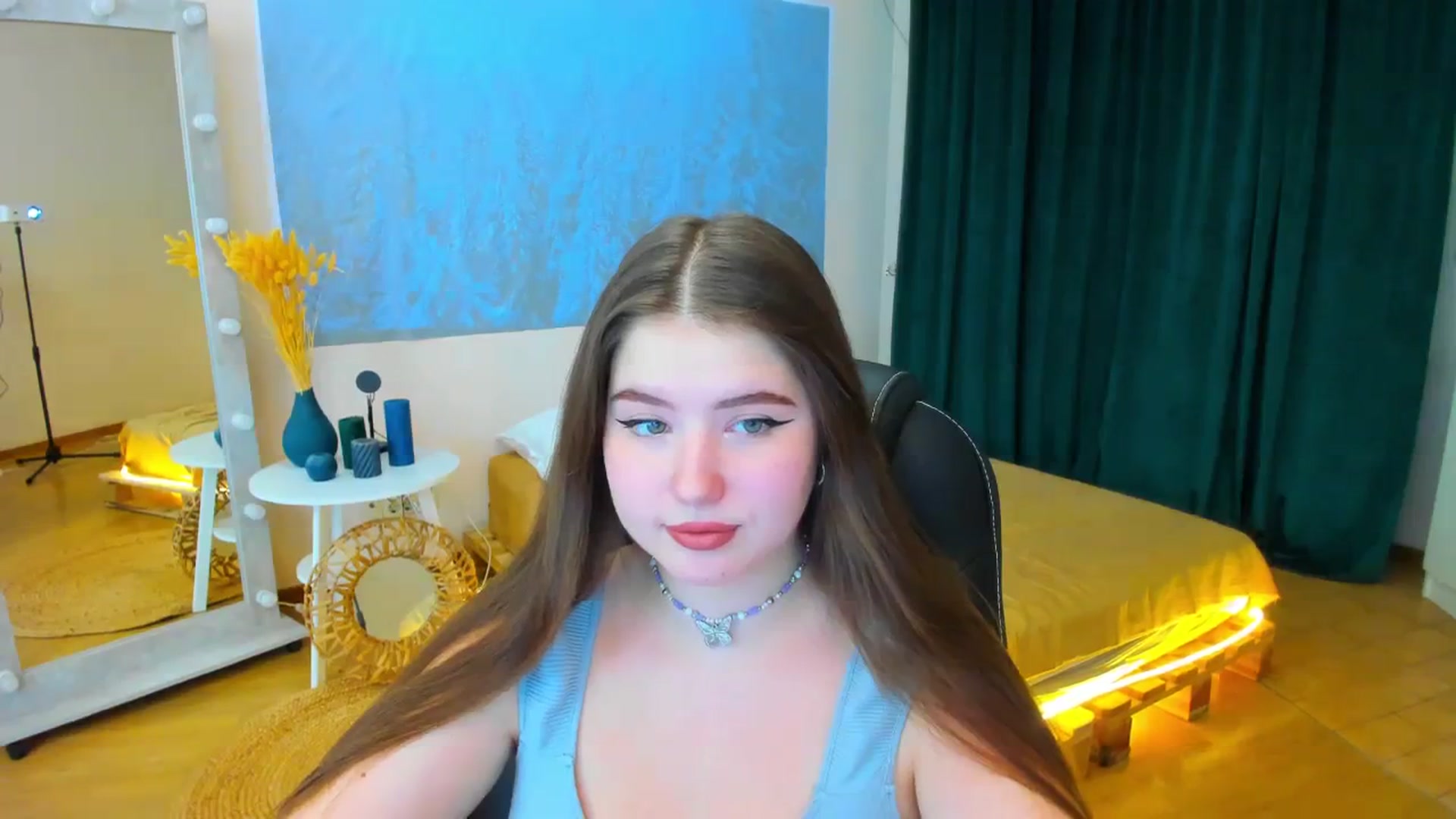 Gallery image thumbnail from AdmireMyEyes's myfreecams stream on, 12/11/2023, 09:21 image 7 of 20