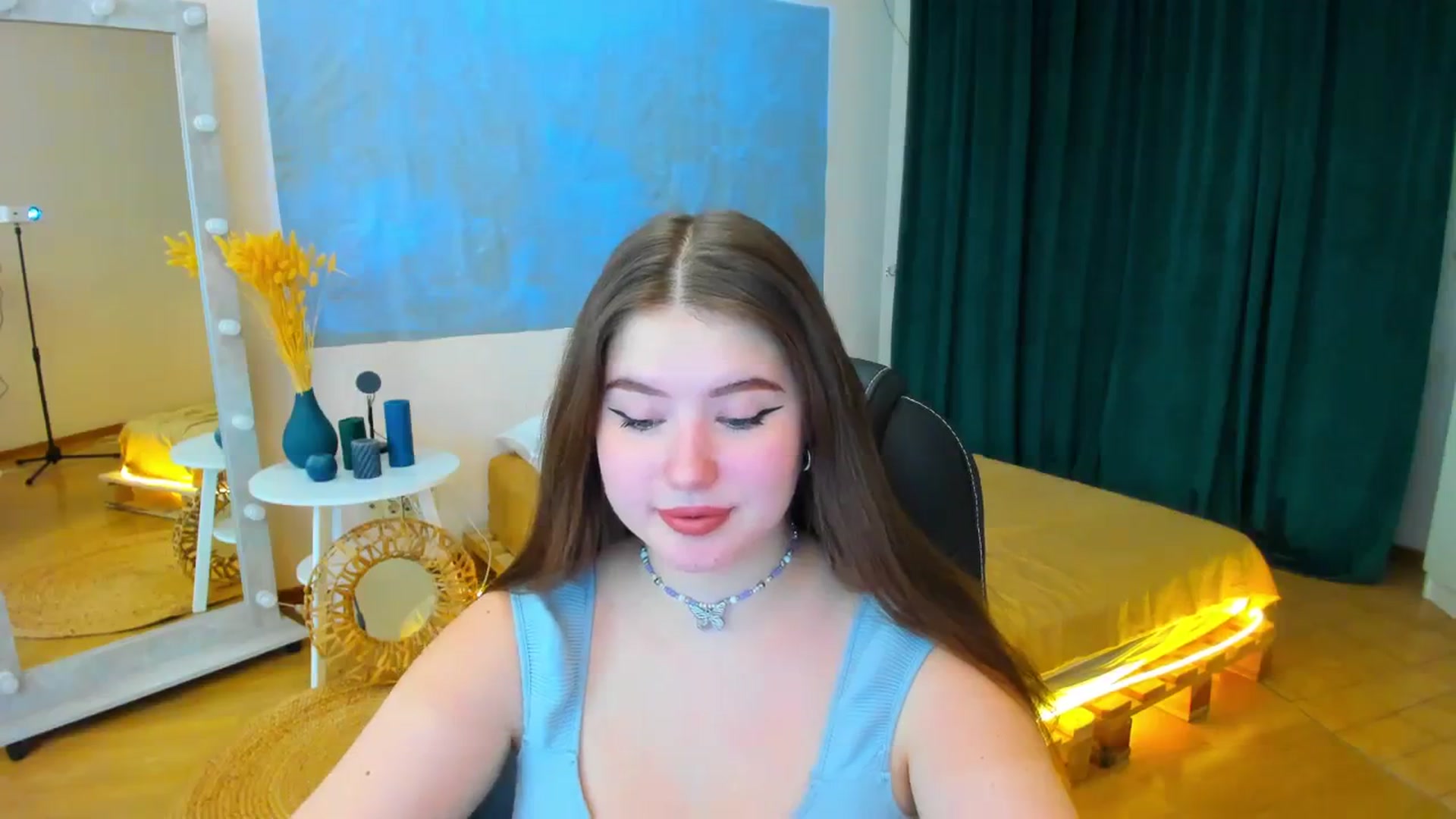 Gallery image thumbnail from AdmireMyEyes's myfreecams stream on, 12/11/2023, 09:21 image 3 of 20