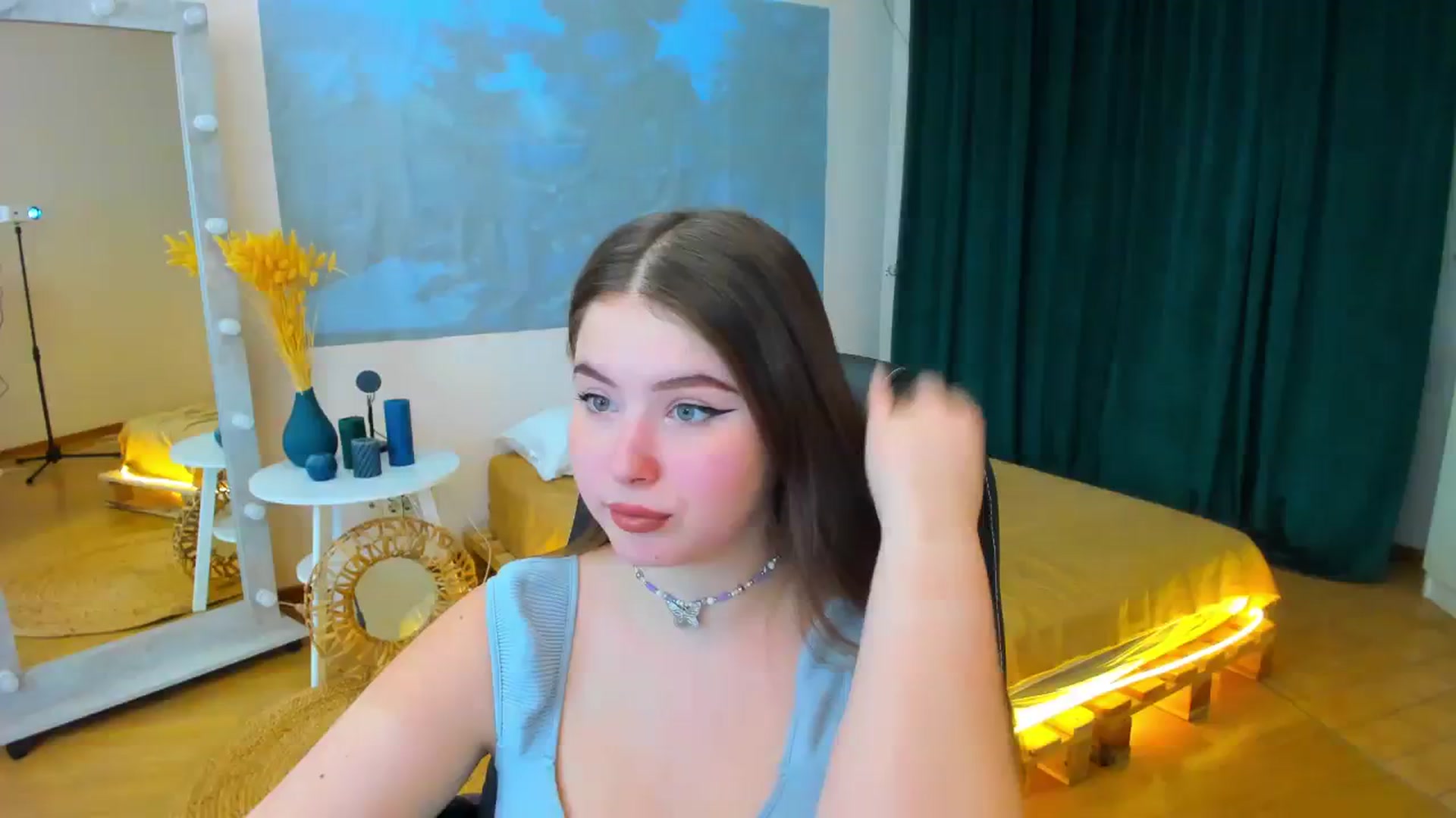 Gallery image thumbnail from AdmireMyEyes's myfreecams stream on, 12/11/2023, 09:21 image 1 of 20