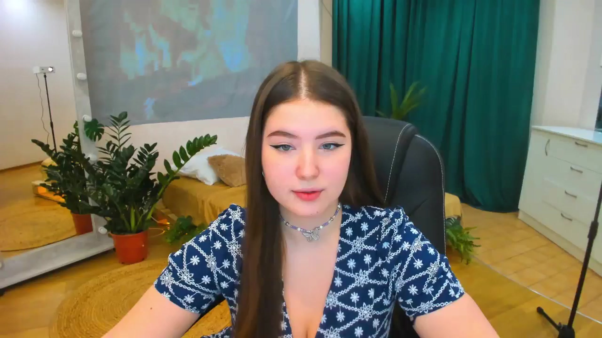Gallery image thumbnail from AdmireMyEyes's myfreecams stream on, 12/12/2023, 10:44 image 13 of 20