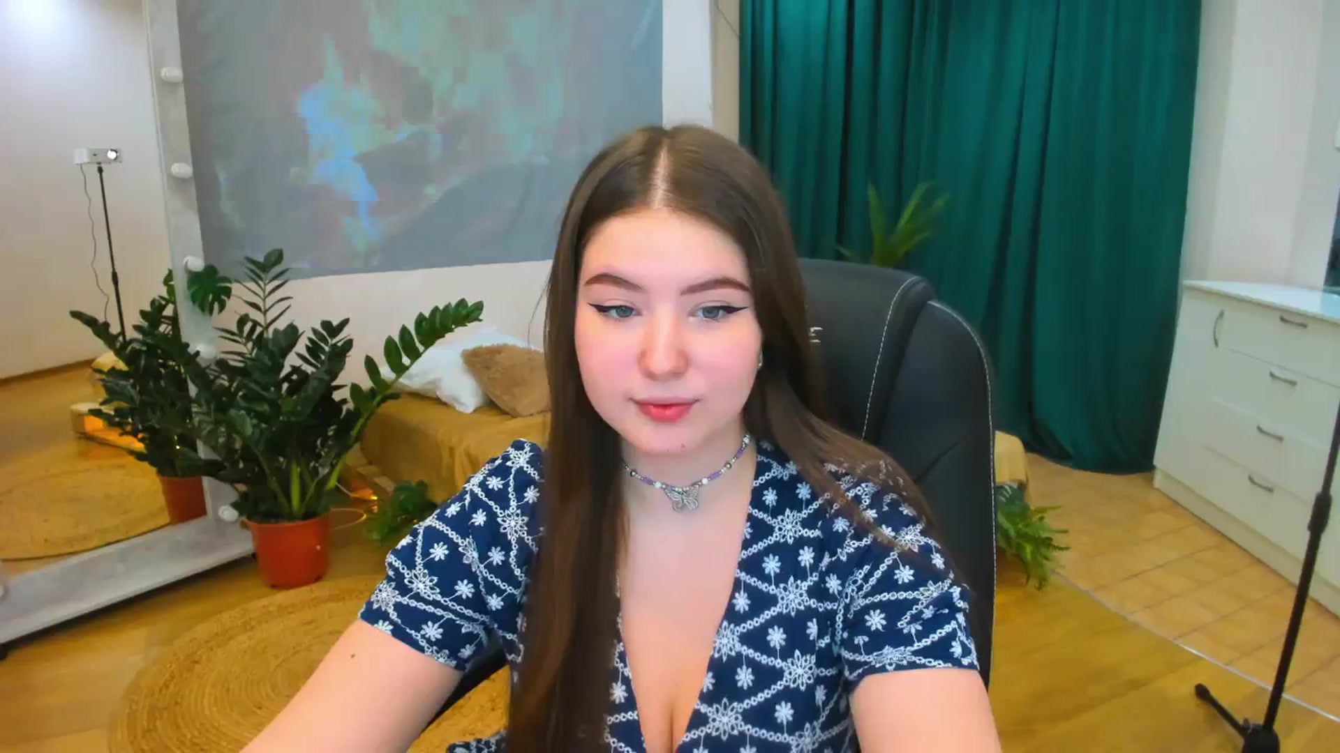 Gallery image thumbnail from AdmireMyEyes's myfreecams stream on, 12/12/2023, 10:44 image 17 of 20