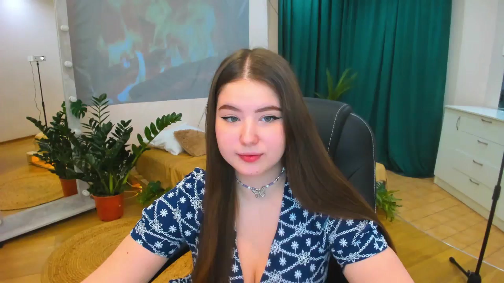 Gallery image thumbnail from AdmireMyEyes's myfreecams stream on, 12/12/2023, 10:44 image 16 of 20