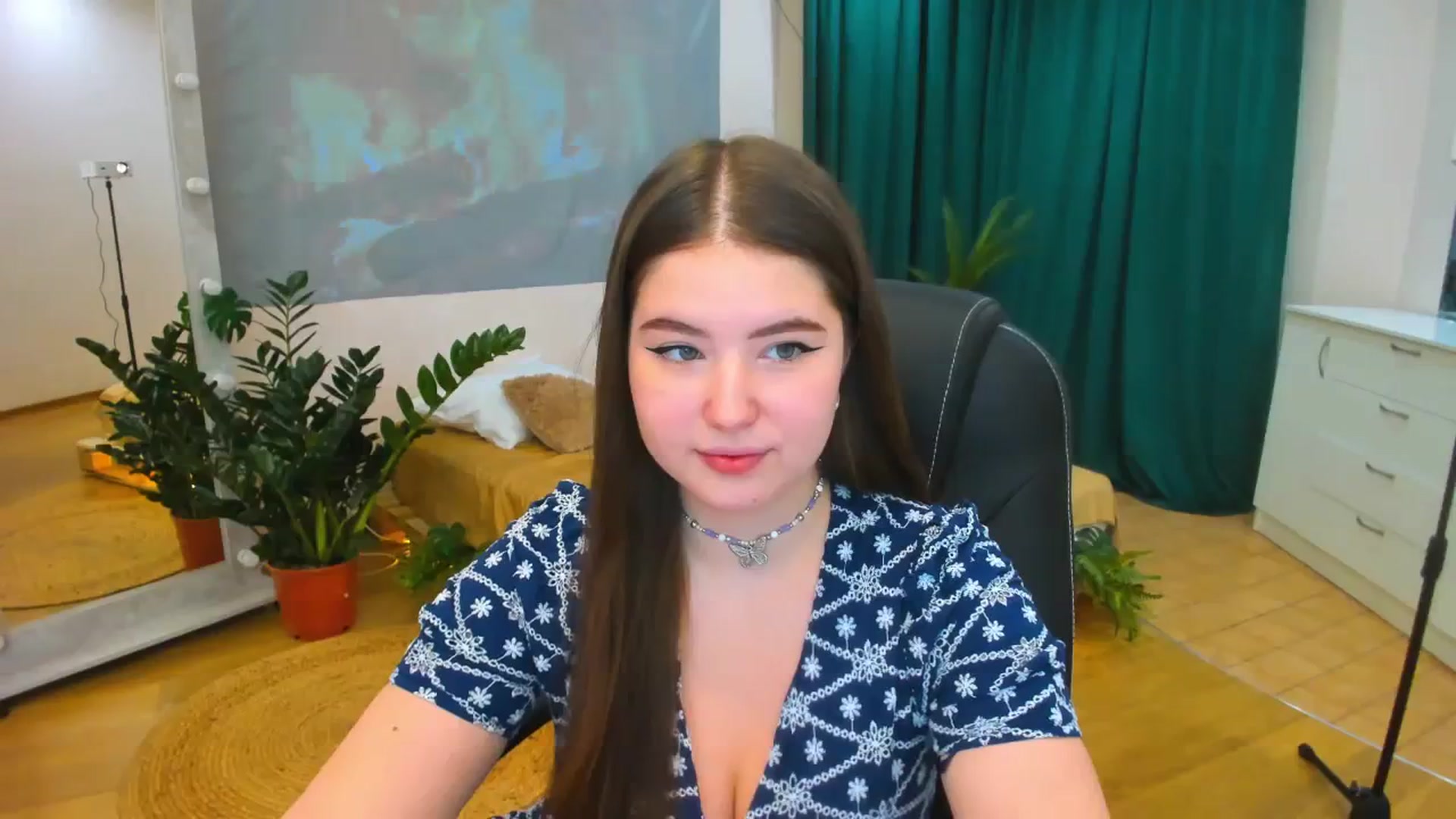 Gallery image thumbnail from AdmireMyEyes's myfreecams stream on, 12/12/2023, 10:44 image 12 of 20