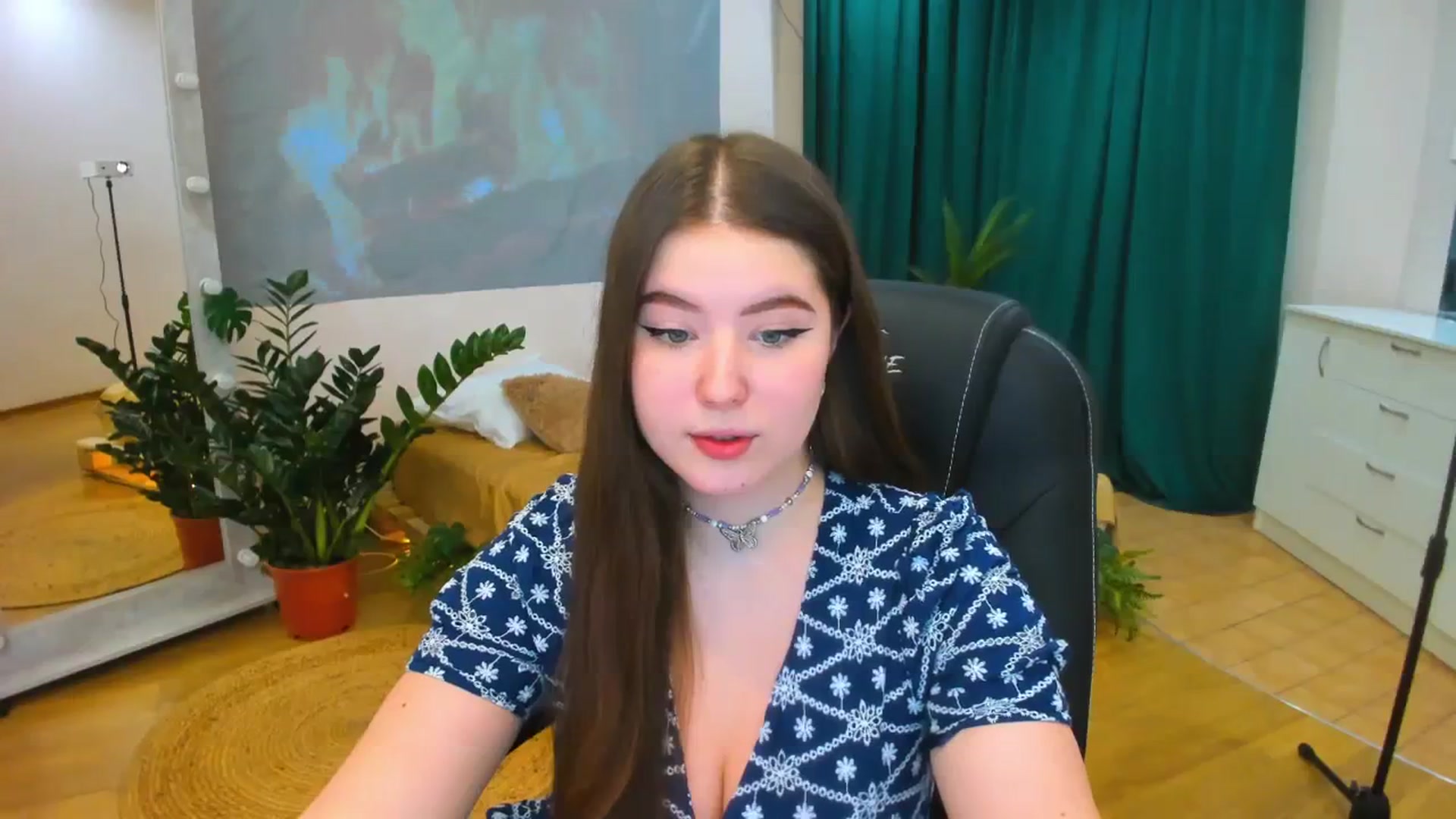 Gallery image thumbnail from AdmireMyEyes's myfreecams stream on, 12/12/2023, 10:44 image 10 of 20