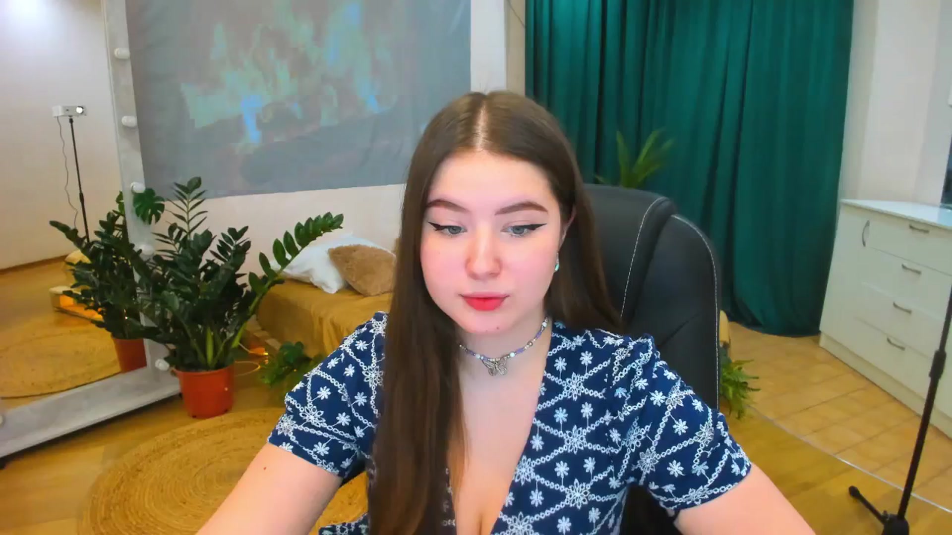 Gallery image thumbnail from AdmireMyEyes's myfreecams stream on, 12/12/2023, 10:44 image 9 of 20