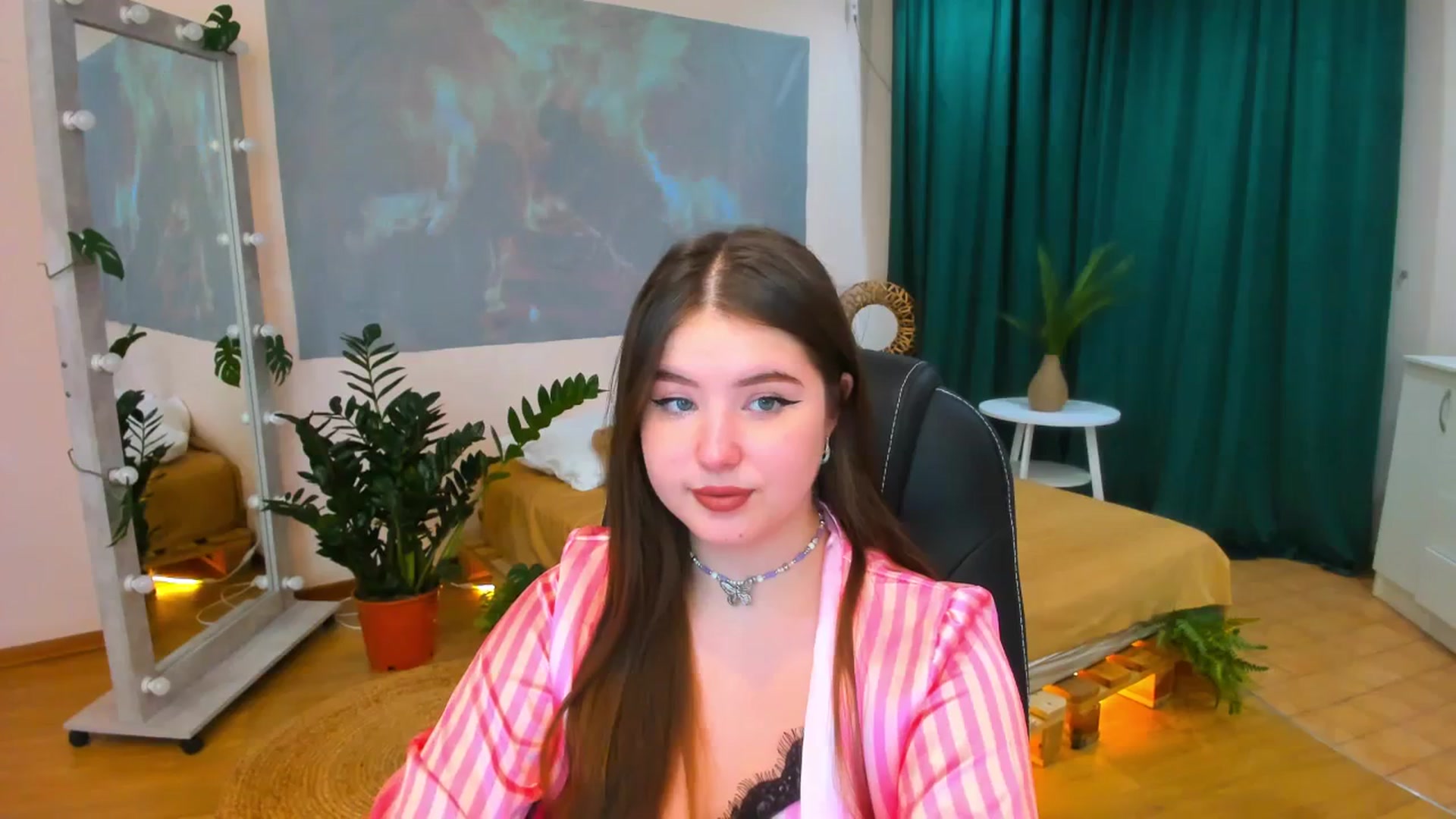 Gallery image thumbnail from AdmireMyEyes's myfreecams stream on, 12/14/2023, 10:53 image 6 of 20
