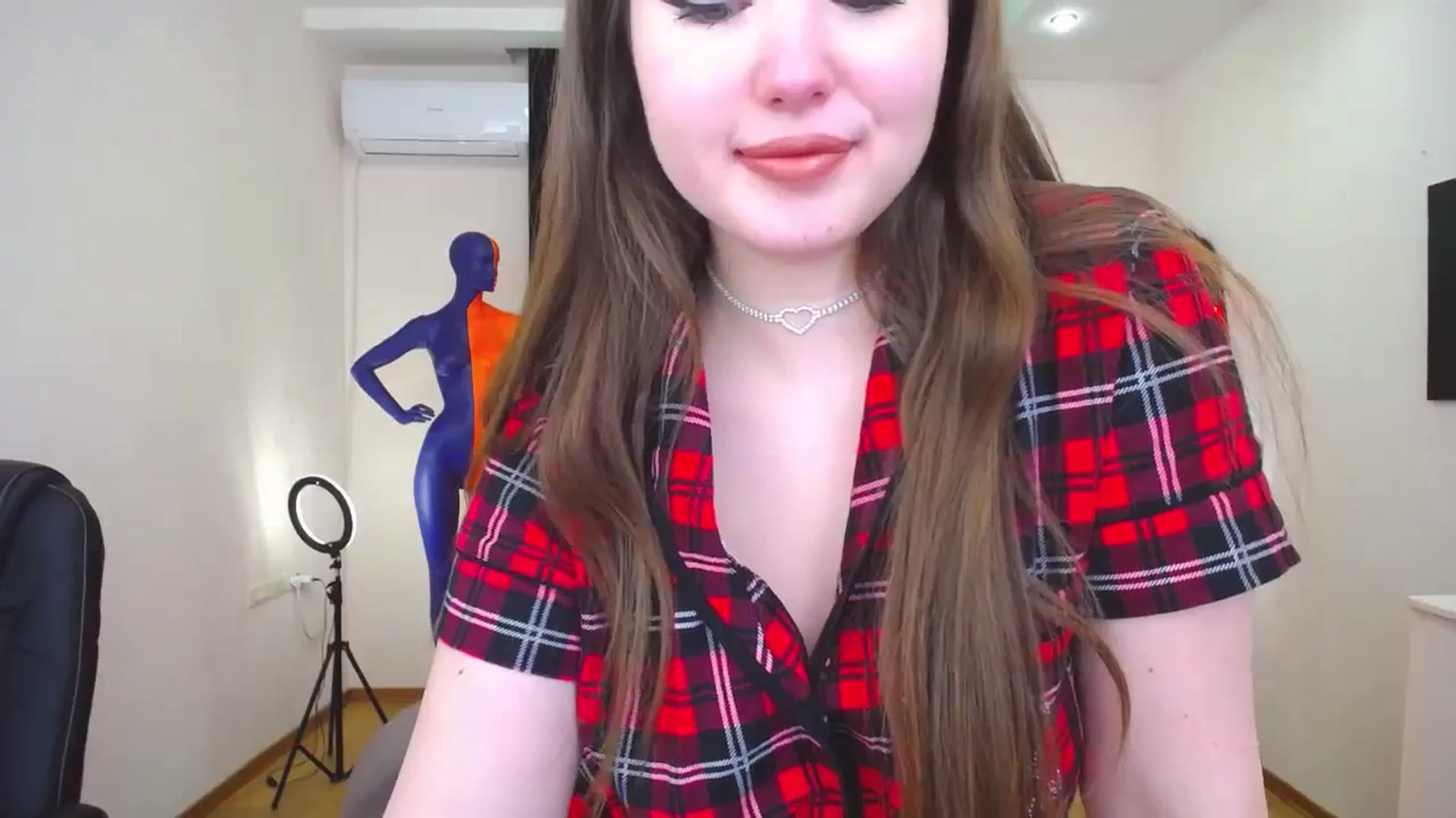 Gallery image thumbnail from AdmireMyEyes's myfreecams stream on, 12/18/2023, 09:48 image 12 of 20