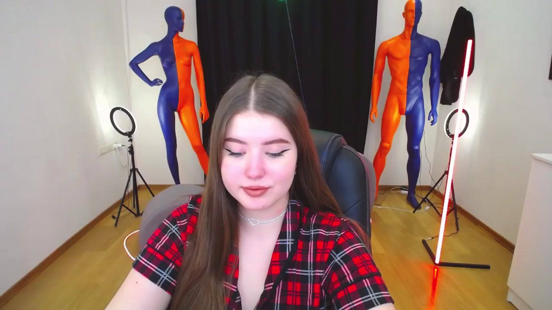 Gallery image thumbnail from AdmireMyEyes's myfreecams stream on, 12/18/2023, 09:48 image 2 of 20