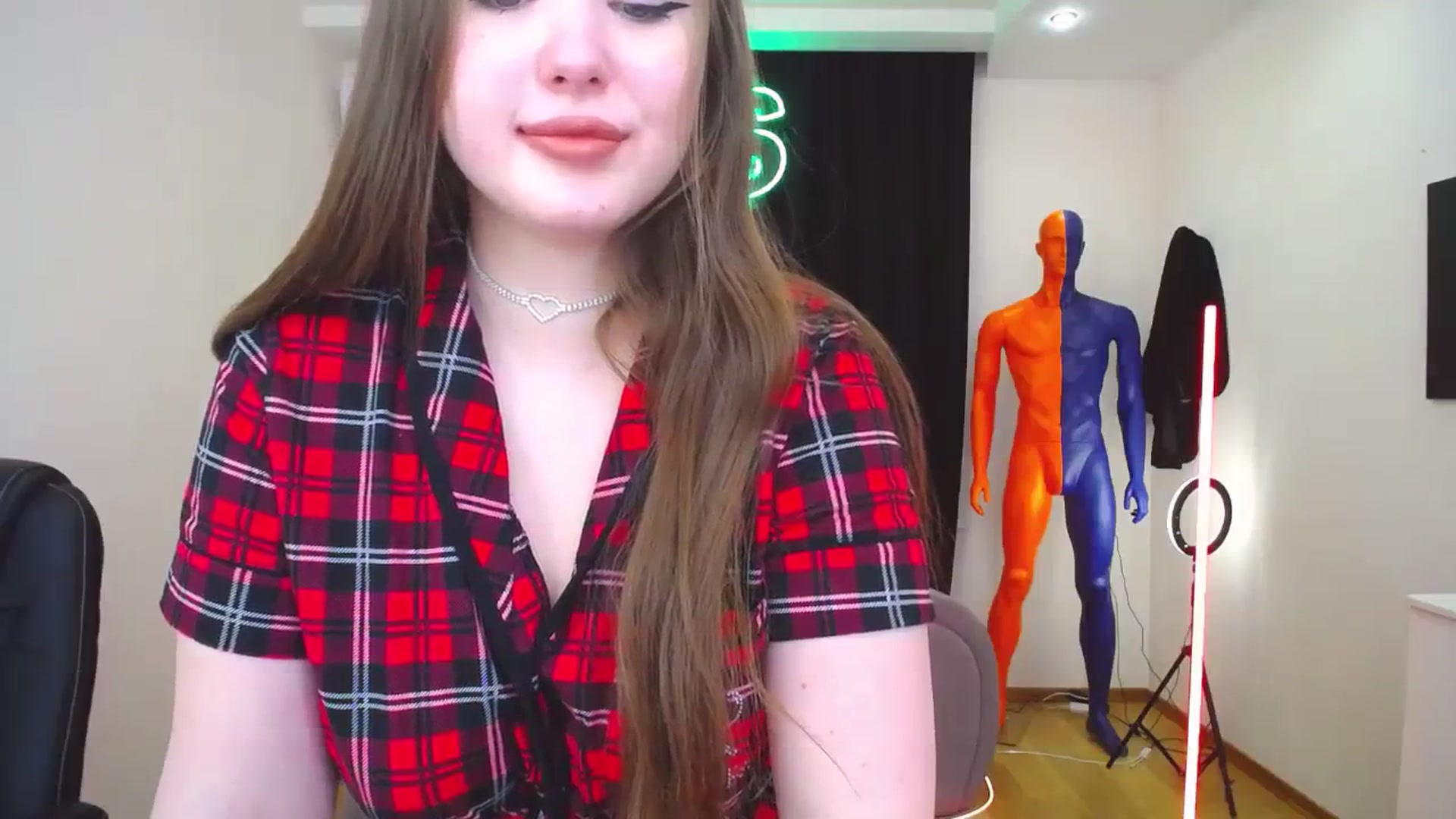 Gallery image thumbnail from AdmireMyEyes's myfreecams stream on, 12/18/2023, 09:48 image 14 of 20