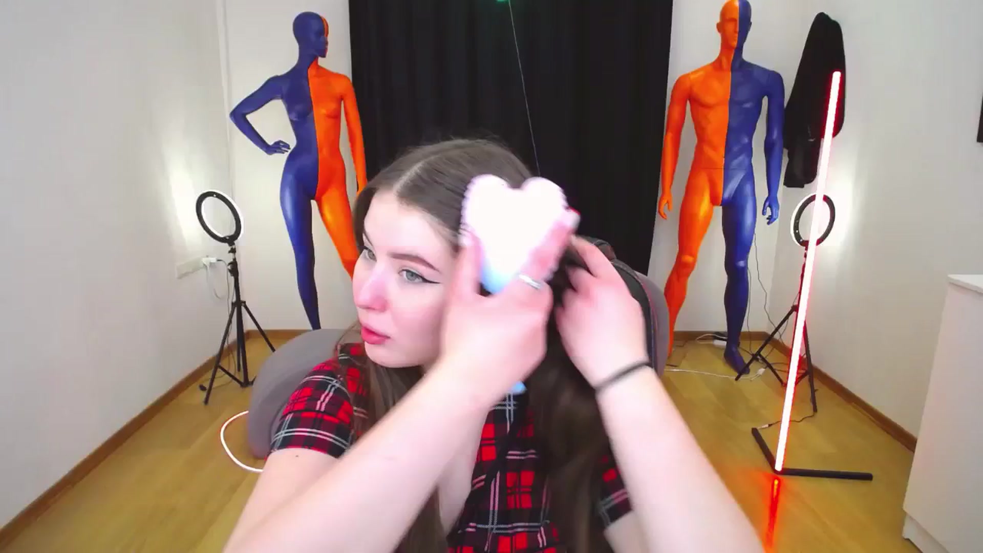 Gallery image thumbnail from AdmireMyEyes's myfreecams stream on, 12/18/2023, 09:48 image 1 of 20