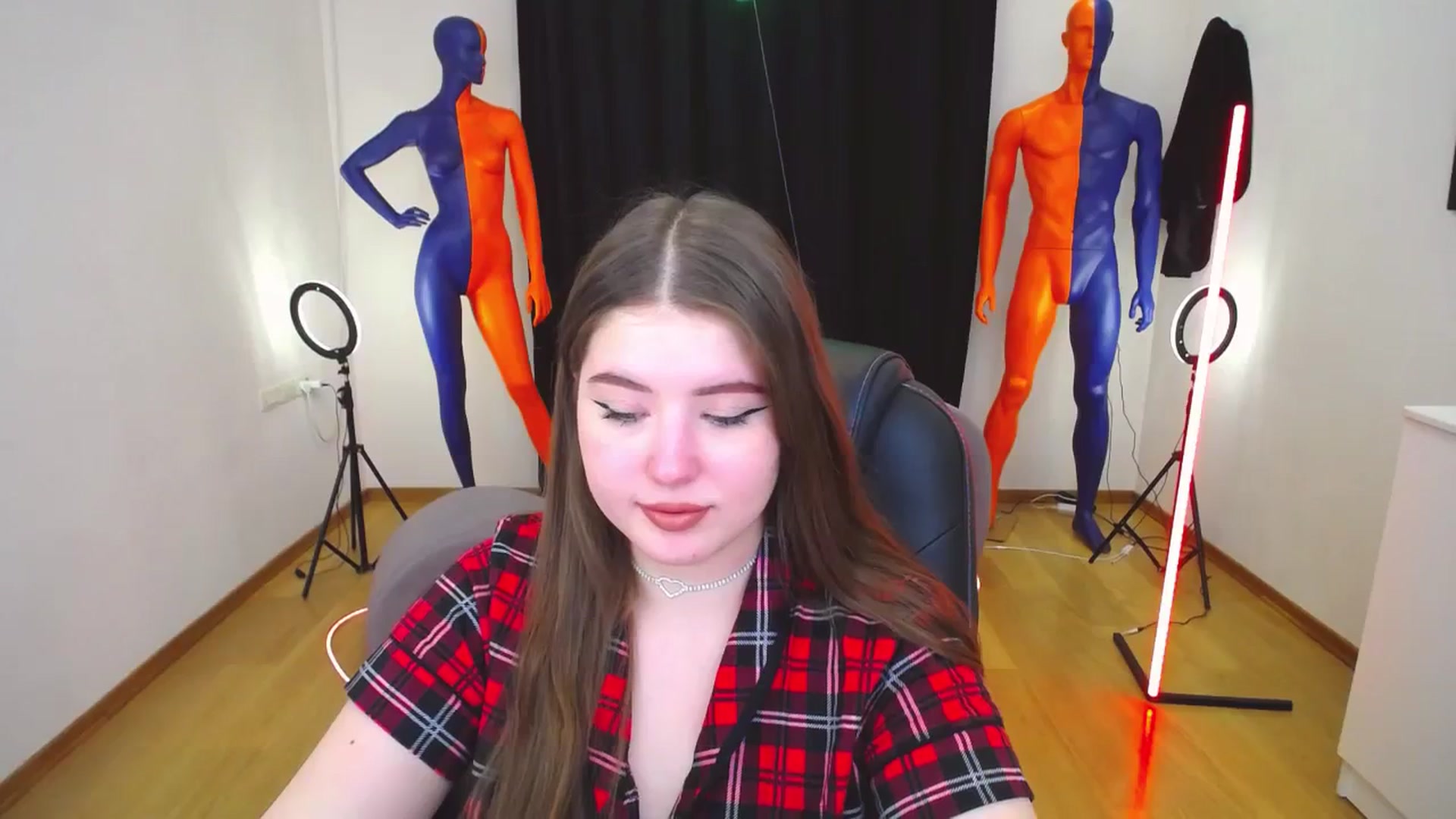 Gallery image thumbnail from AdmireMyEyes's myfreecams stream on, 12/18/2023, 09:48 image 4 of 20
