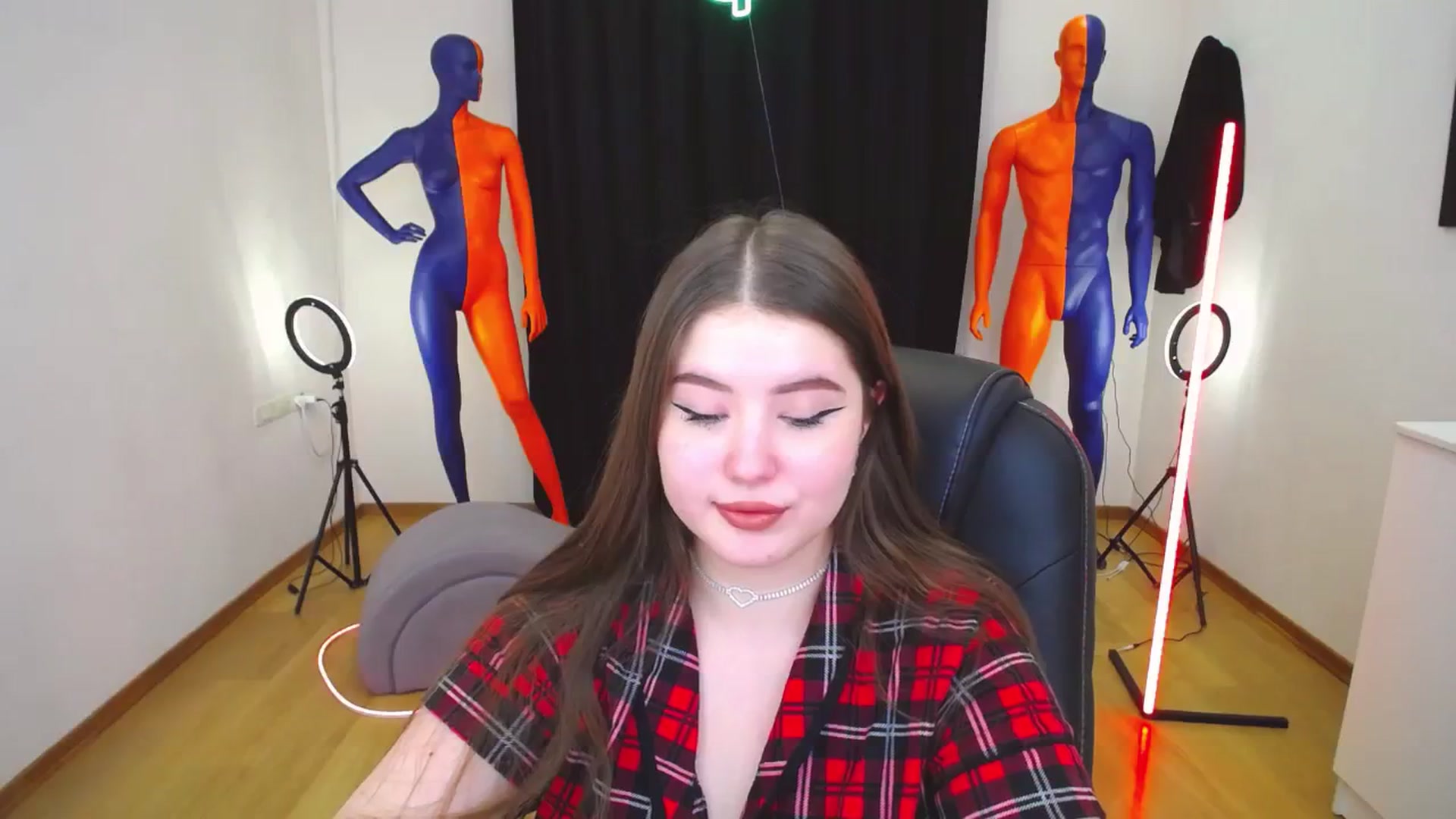 Gallery image thumbnail from AdmireMyEyes's myfreecams stream on, 12/18/2023, 09:48 image 20 of 20