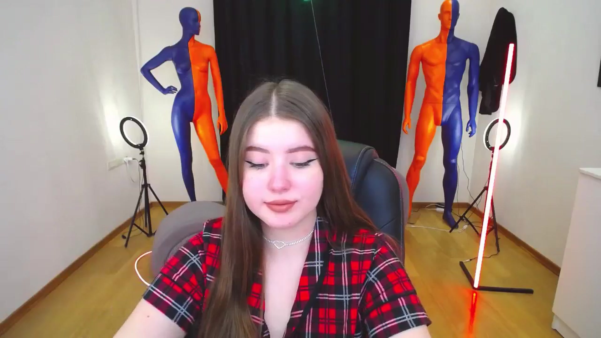 Gallery image thumbnail from AdmireMyEyes's myfreecams stream on, 12/18/2023, 09:48 image 3 of 20