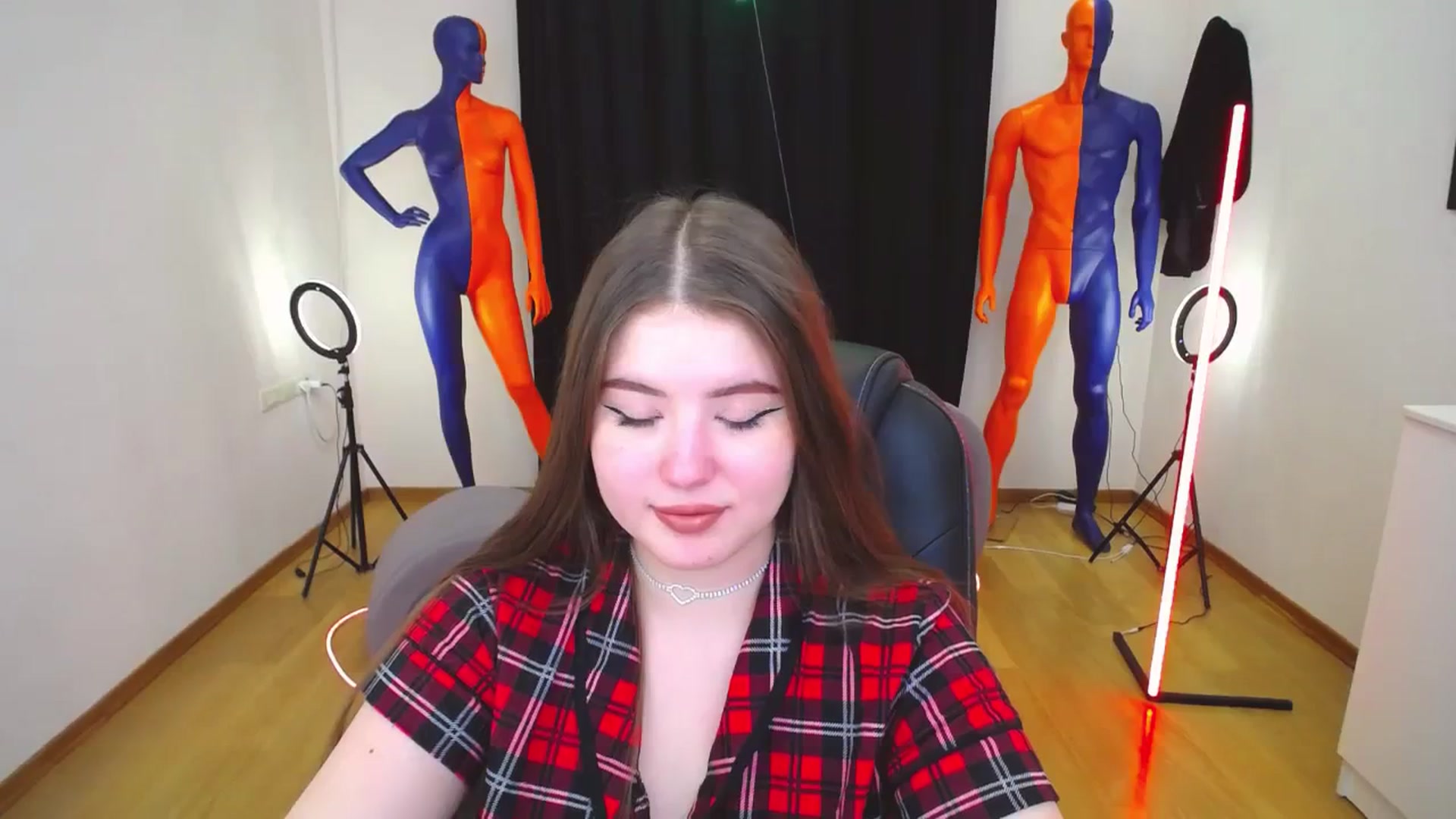 Gallery image thumbnail from AdmireMyEyes's myfreecams stream on, 12/18/2023, 09:48 image 6 of 20