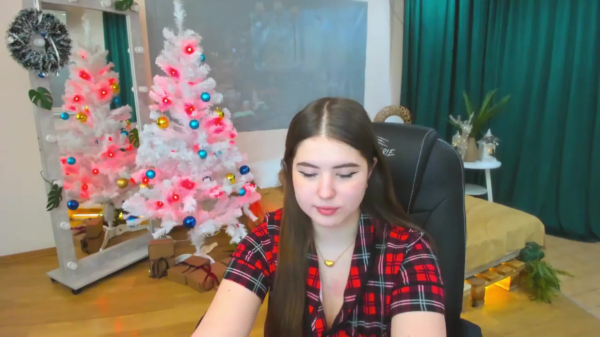 Gallery image thumbnail from AdmireMyEyes's myfreecams stream on, 12/24/2023, 09:31 image 3 of 20