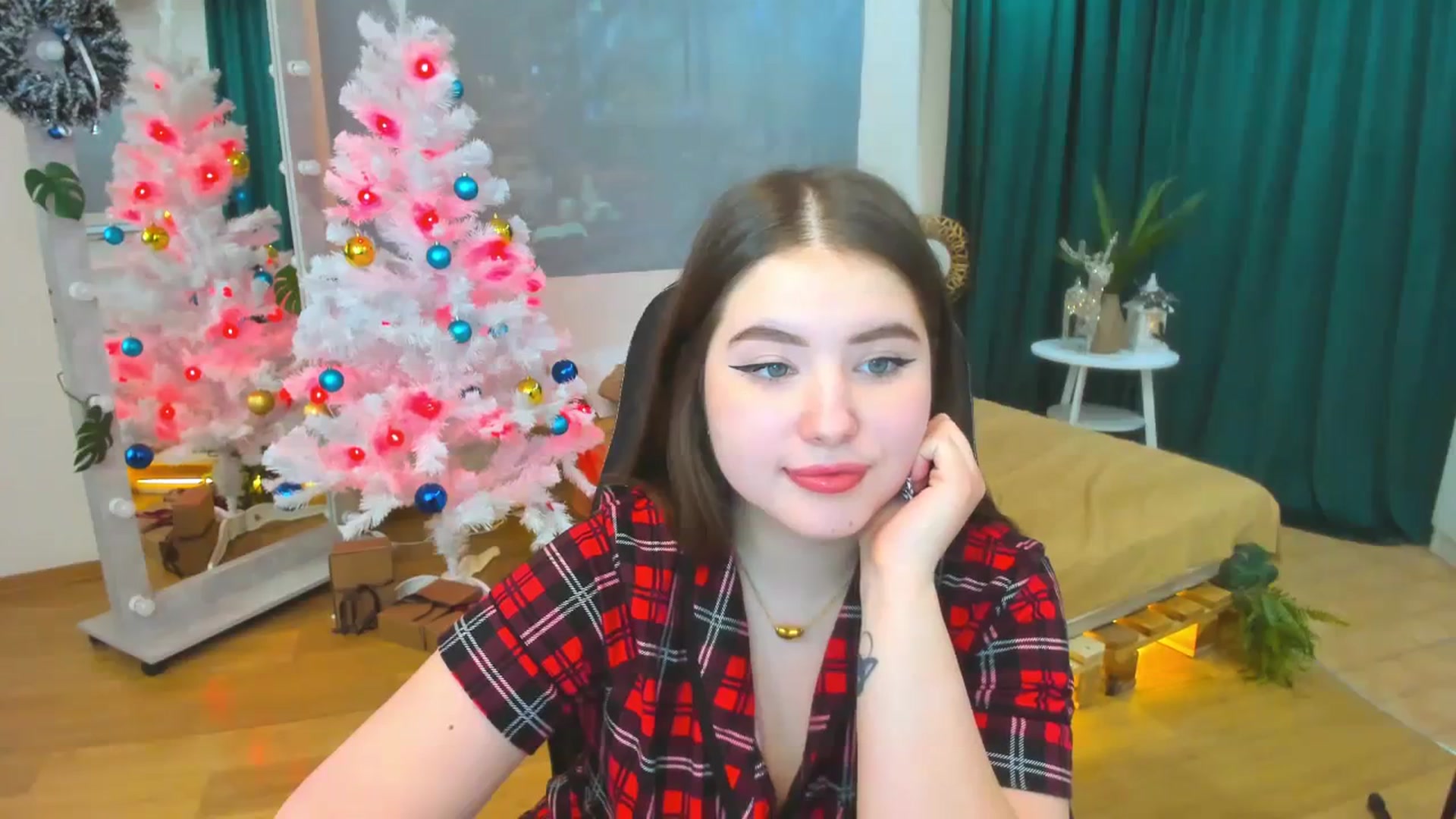 Gallery image thumbnail from AdmireMyEyes's myfreecams stream on, 12/24/2023, 09:47 image 17 of 20