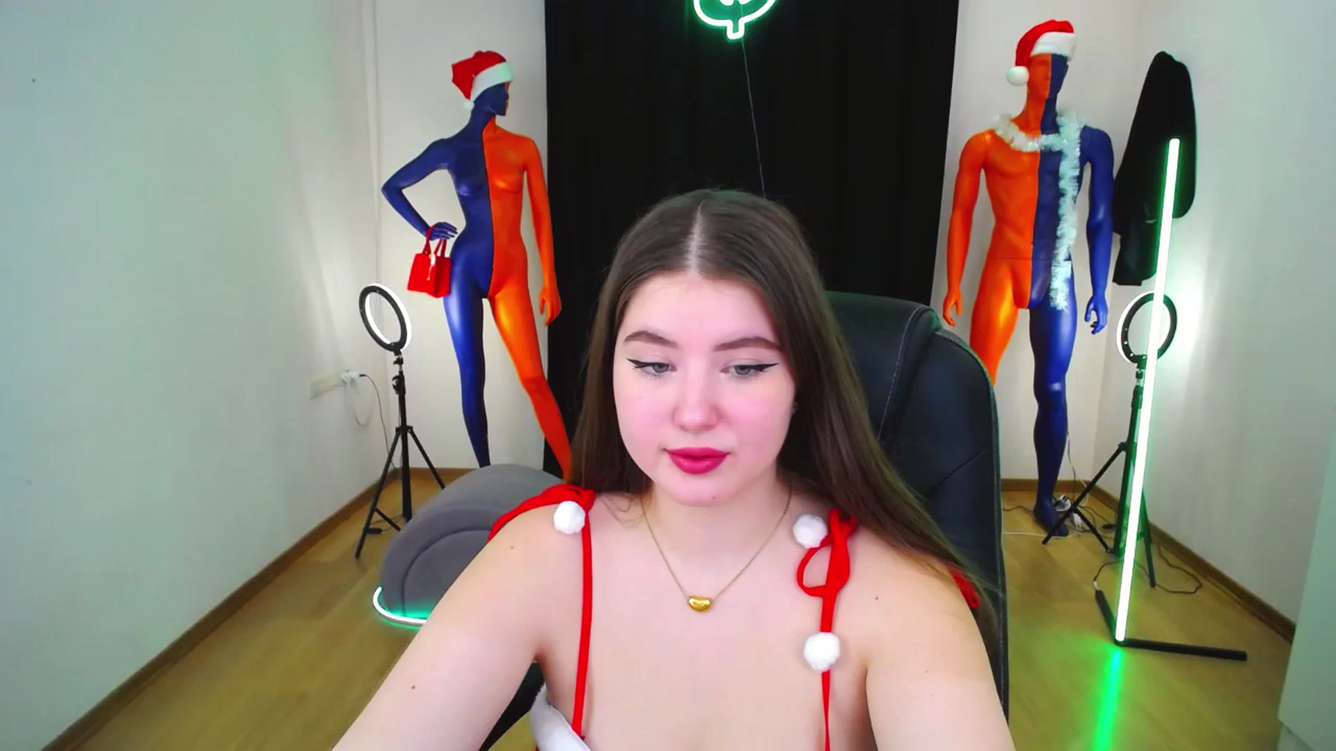 Gallery image thumbnail from AdmireMyEyes's myfreecams stream on, 12/25/2023, 05:47 image 17 of 20