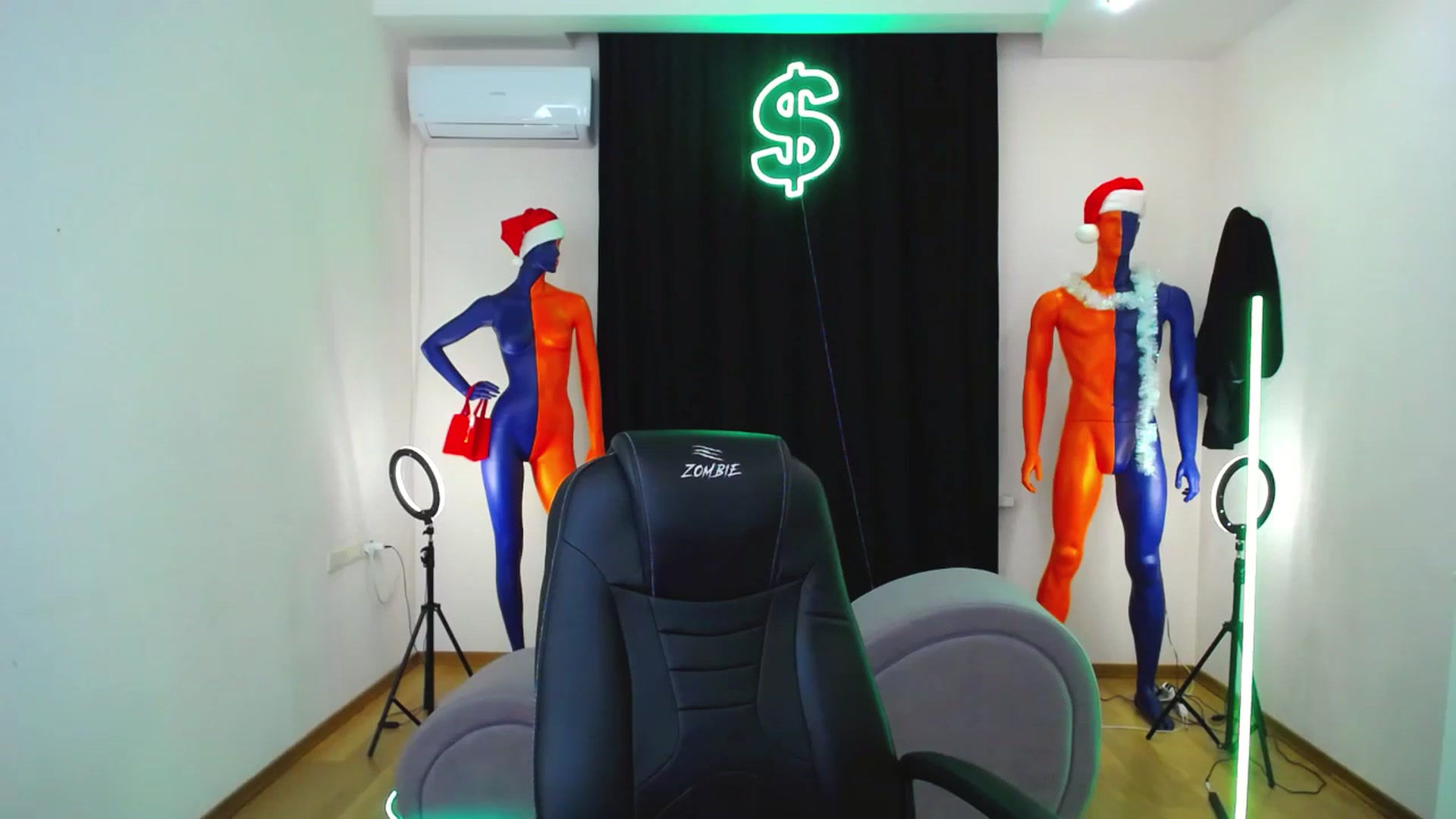 Gallery image thumbnail from AdmireMyEyes's myfreecams stream on, 12/25/2023, 08:24 image 14 of 20