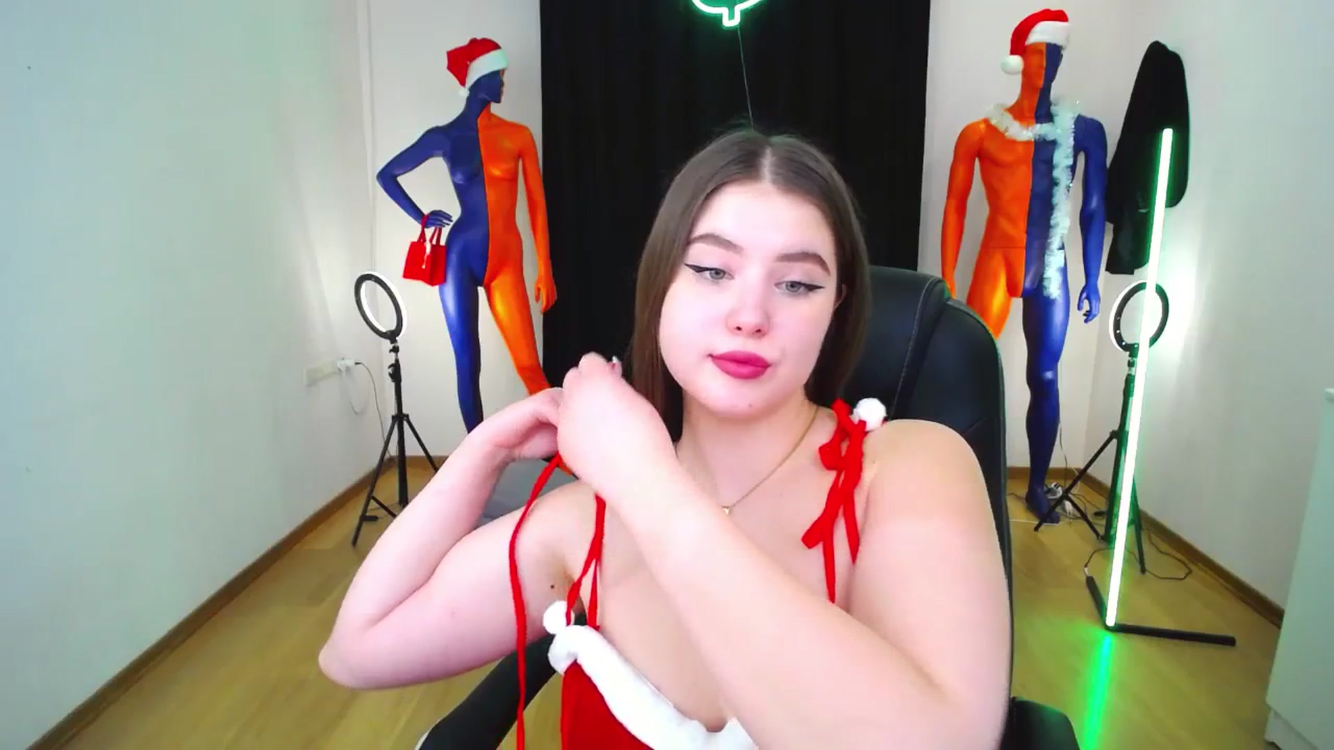 Gallery image thumbnail from AdmireMyEyes's myfreecams stream on, 12/25/2023, 08:24 image 10 of 20