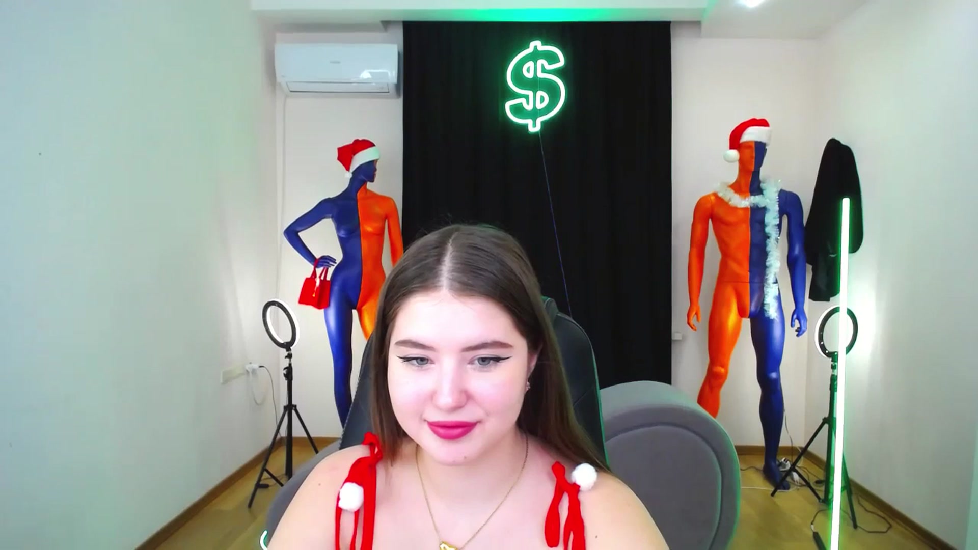 Gallery image thumbnail from AdmireMyEyes's myfreecams stream on, 12/25/2023, 08:24 image 17 of 20