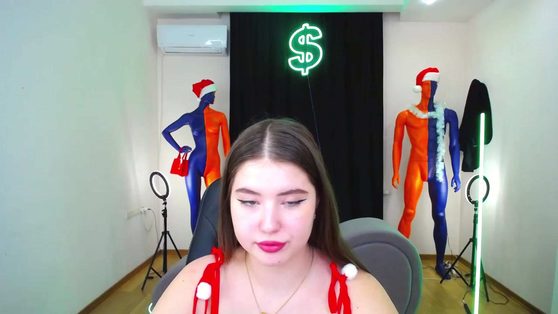 Gallery image thumbnail from AdmireMyEyes's myfreecams stream on, 12/25/2023, 08:24 image 16 of 20