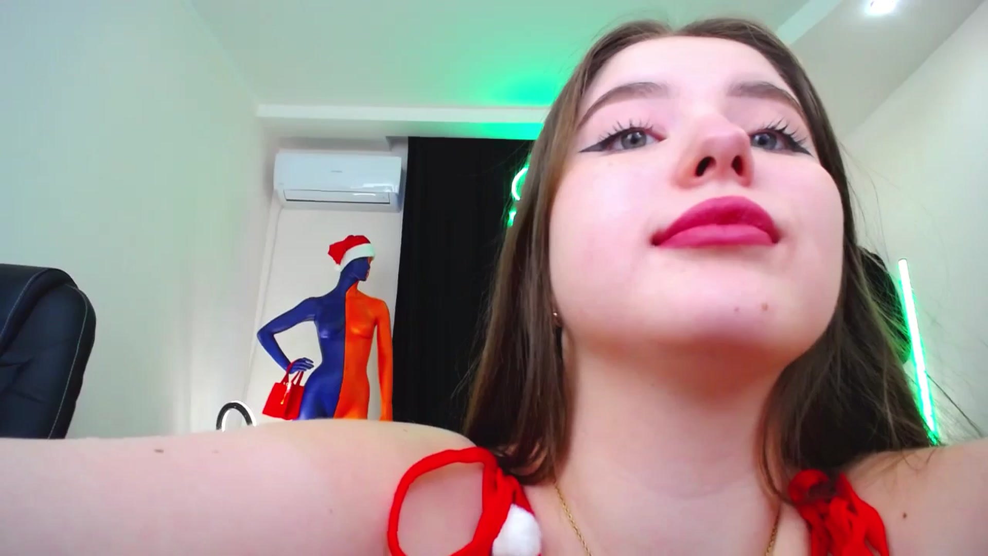Gallery image thumbnail from AdmireMyEyes's myfreecams stream on, 12/25/2023, 09:47 image 15 of 20