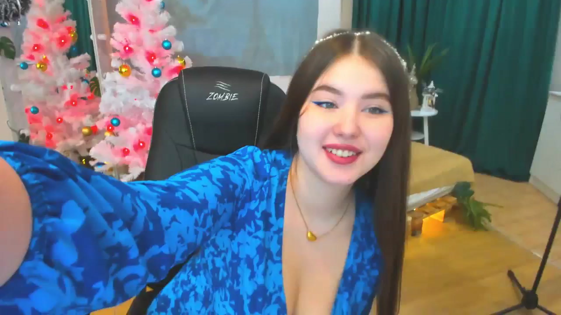 Gallery image thumbnail from AdmireMyEyes's myfreecams stream on, 12/26/2023, 05:02 image 1 of 20