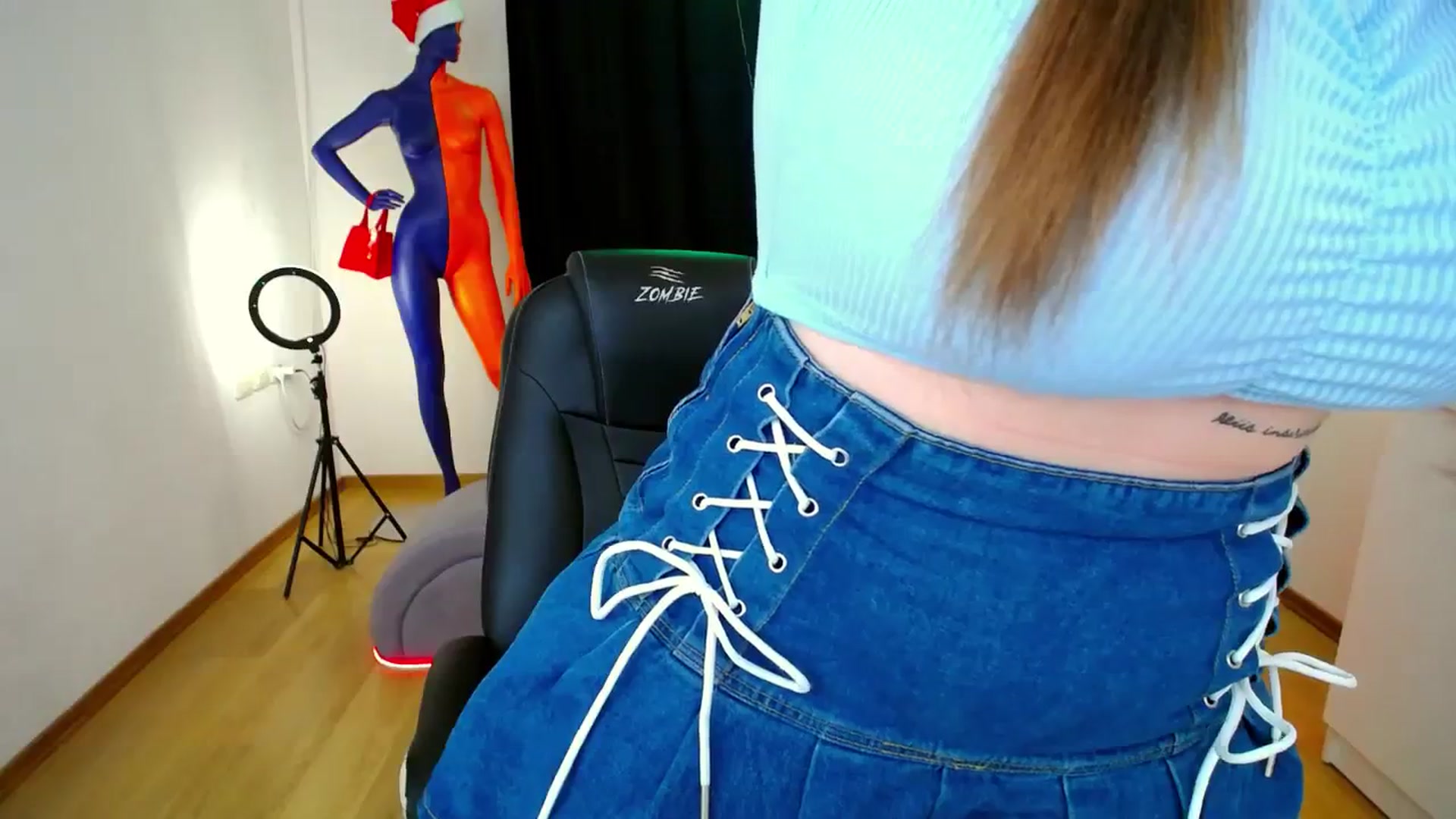 Gallery image thumbnail from AdmireMyEyes's myfreecams stream on, 12/28/2023, 10:48 image 11 of 20