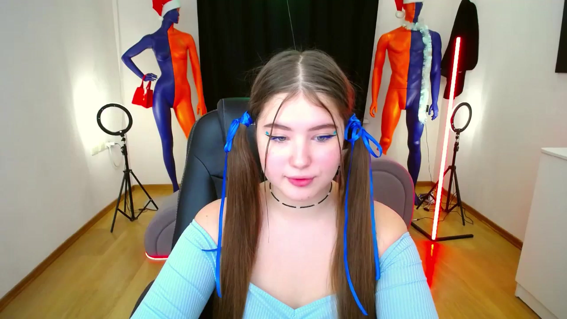 Gallery image thumbnail from AdmireMyEyes's myfreecams stream on, 12/28/2023, 10:48 image 7 of 20