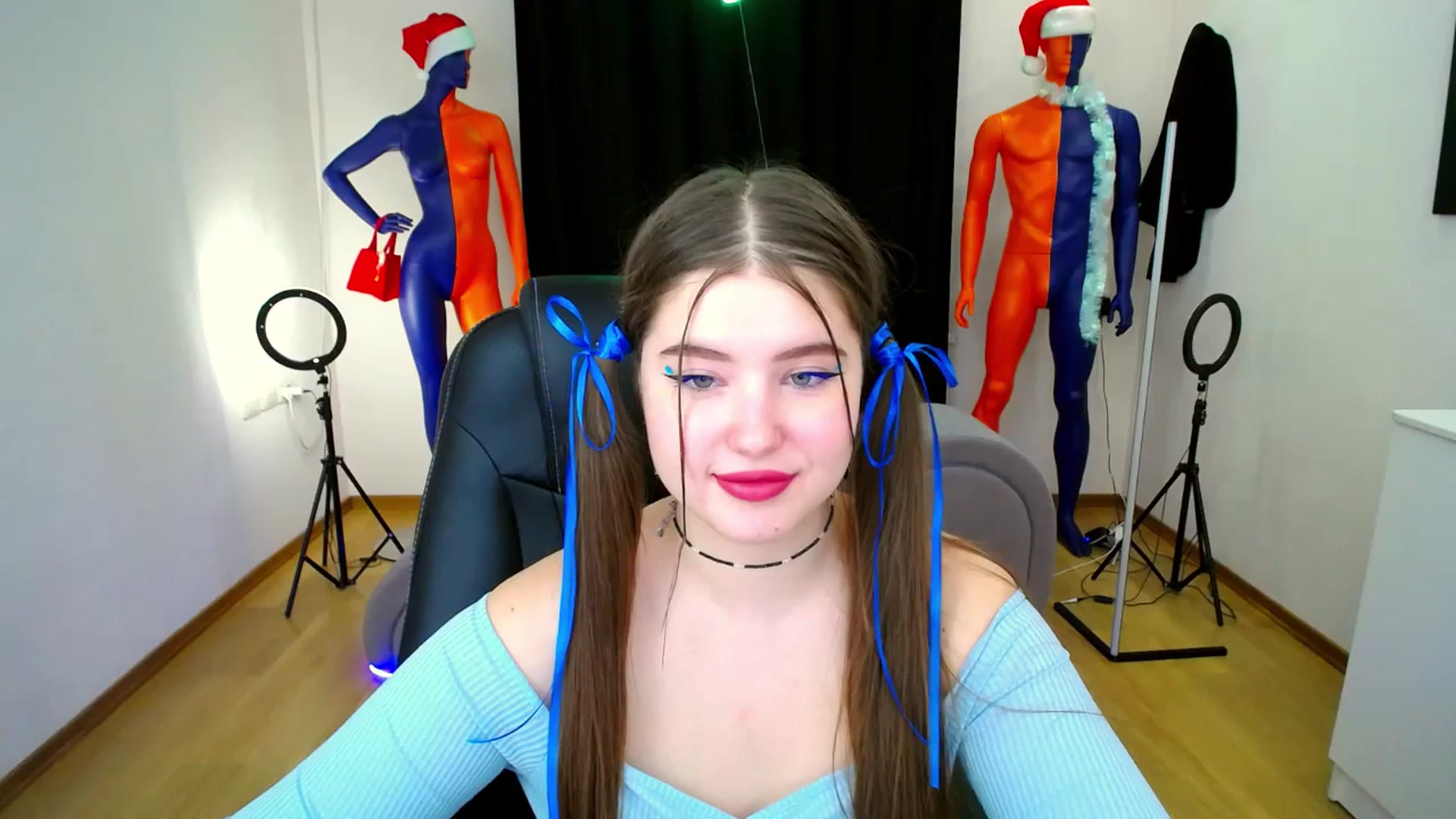 Gallery image thumbnail from AdmireMyEyes's myfreecams stream on, 12/28/2023, 13:35 image 20 of 20