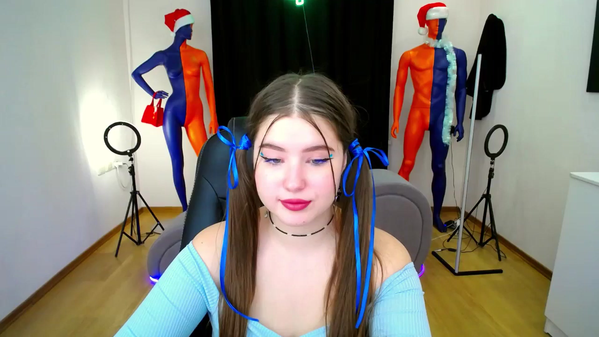 Gallery image thumbnail from AdmireMyEyes's myfreecams stream on, 12/28/2023, 13:35 image 5 of 20