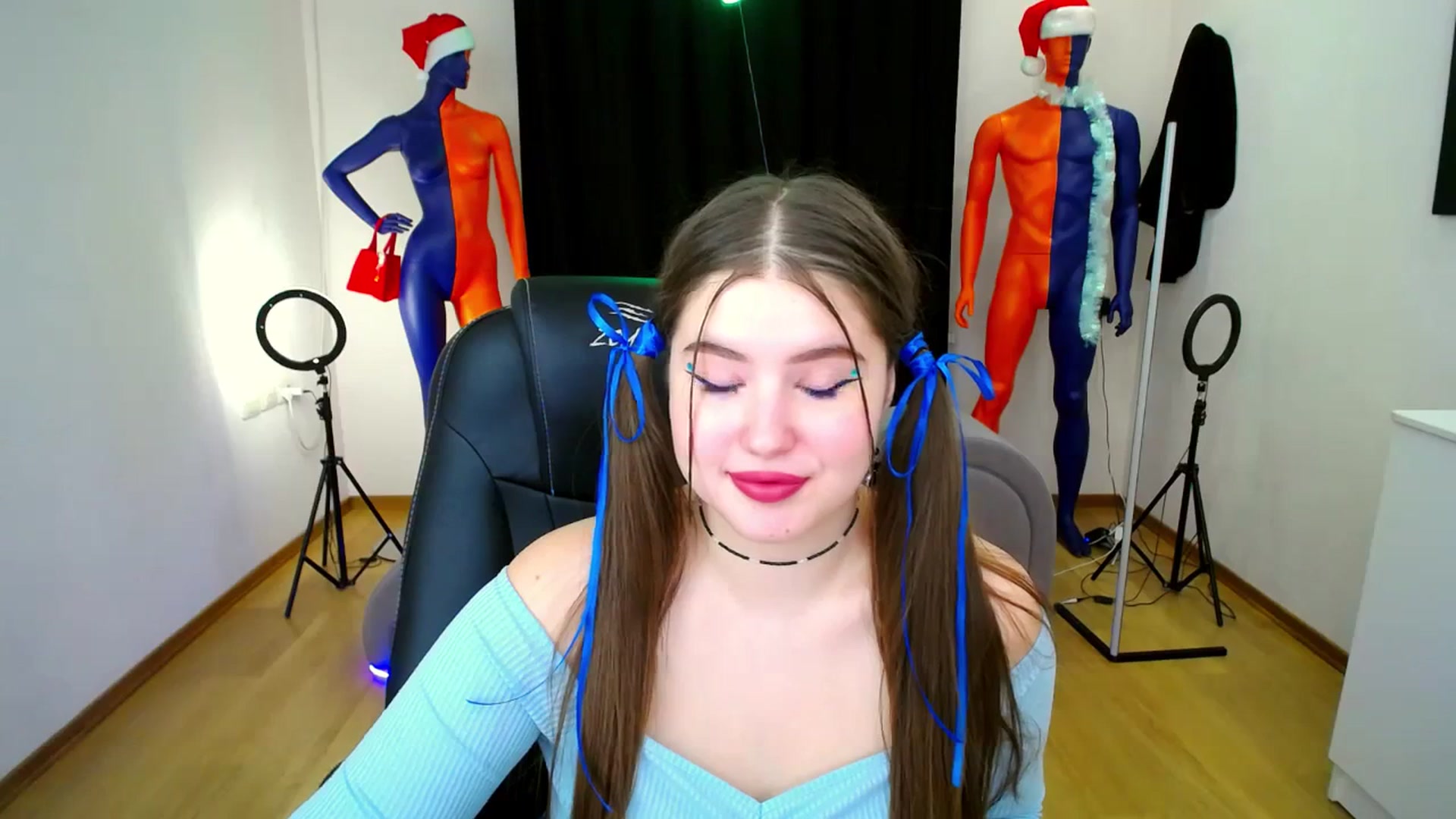 Gallery image thumbnail from AdmireMyEyes's myfreecams stream on, 12/28/2023, 13:35 image 15 of 20