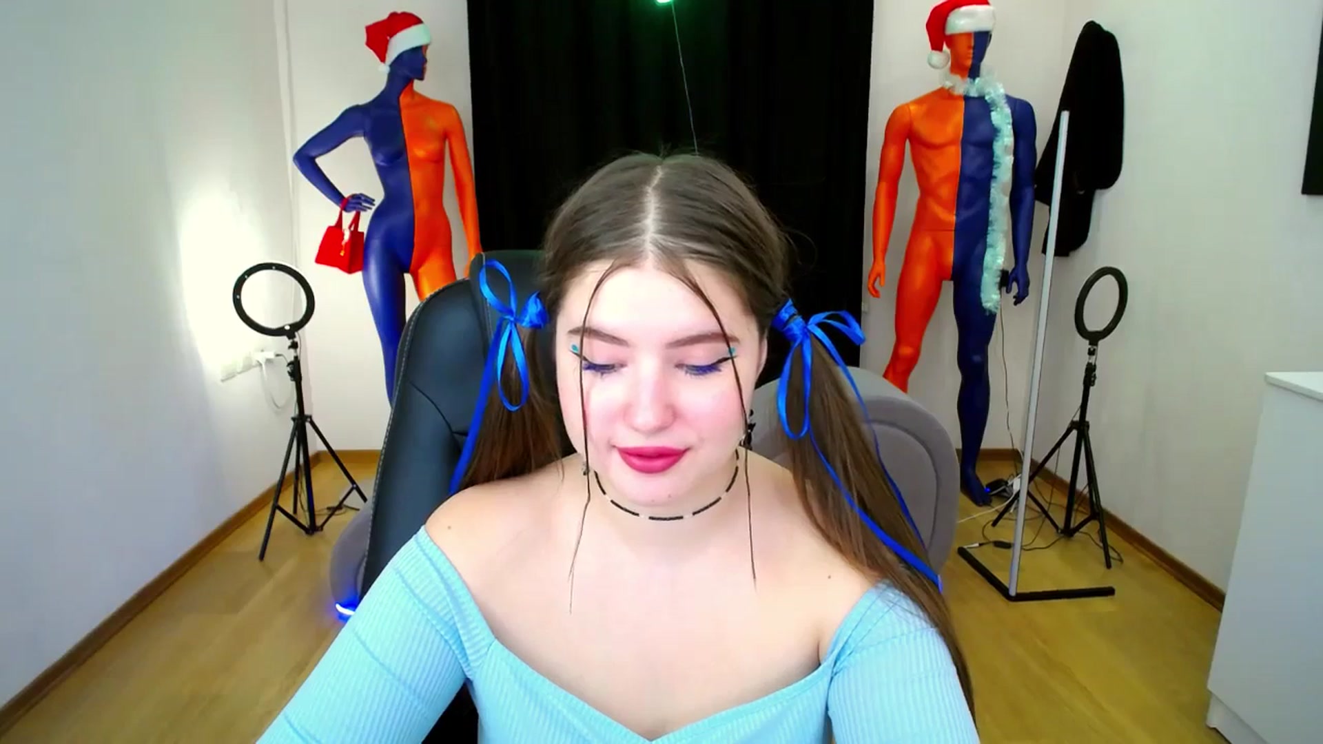 Gallery image thumbnail from AdmireMyEyes's myfreecams stream on, 12/28/2023, 13:35 image 13 of 20