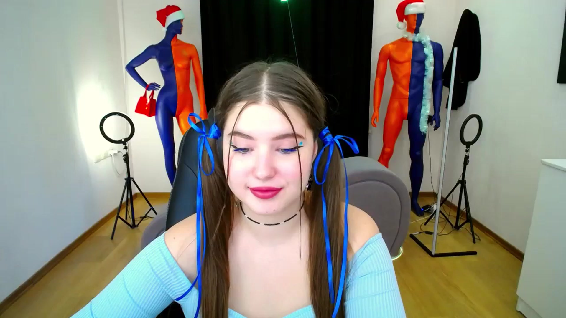 Gallery image thumbnail from AdmireMyEyes's myfreecams stream on, 12/28/2023, 13:35 image 9 of 20