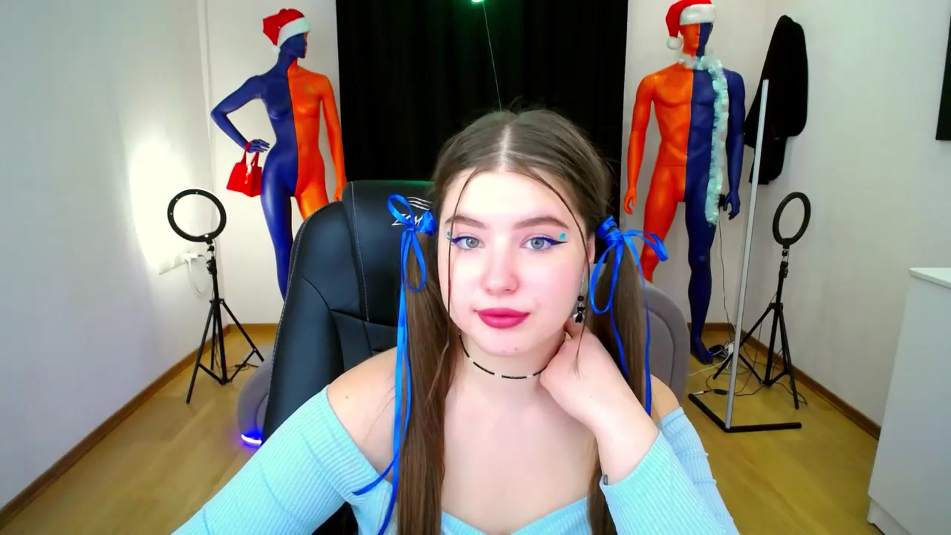 Gallery image thumbnail from AdmireMyEyes's myfreecams stream on, 12/28/2023, 13:35 image 10 of 20