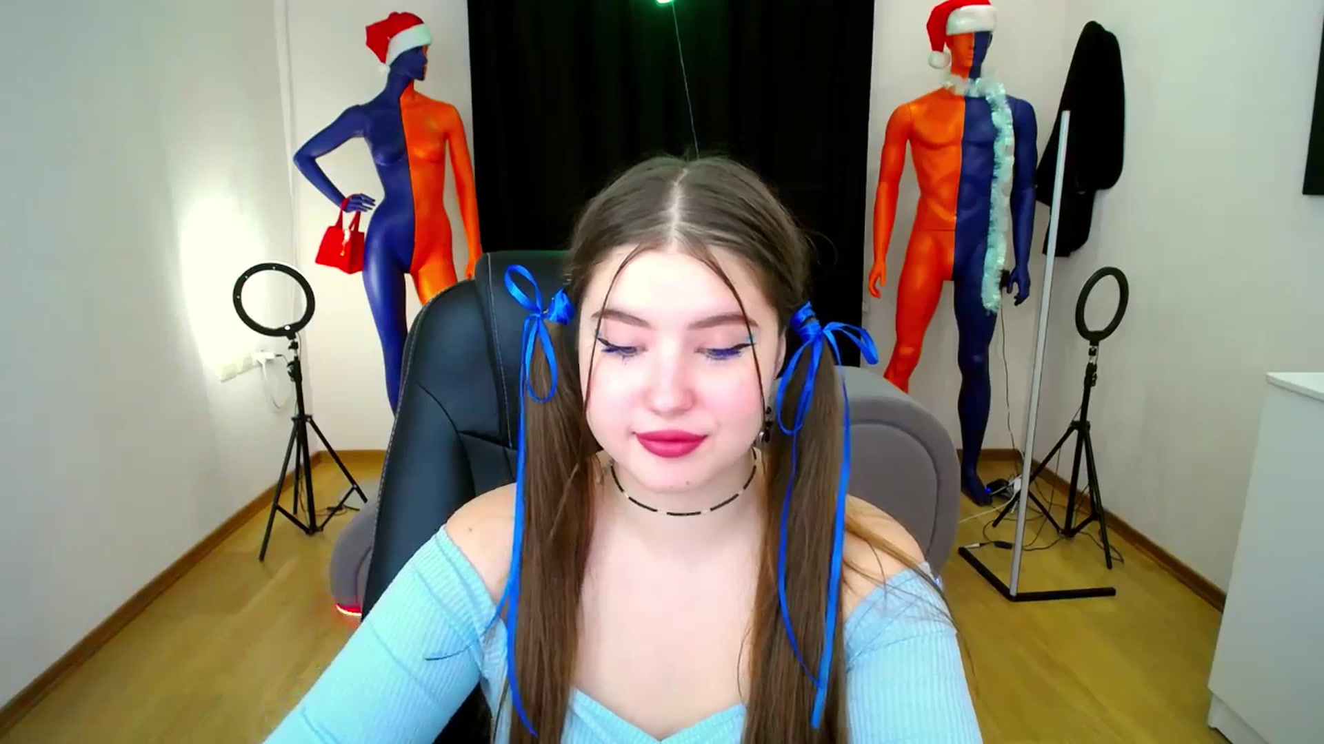 Gallery image thumbnail from AdmireMyEyes's myfreecams stream on, 12/28/2023, 13:35 image 16 of 20