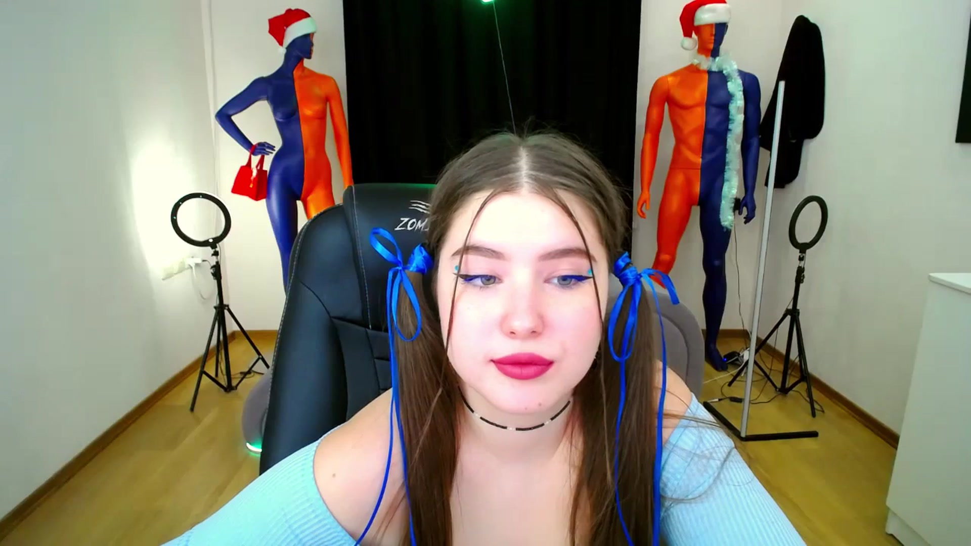 Gallery image thumbnail from AdmireMyEyes's myfreecams stream on, 12/28/2023, 13:35 image 17 of 20