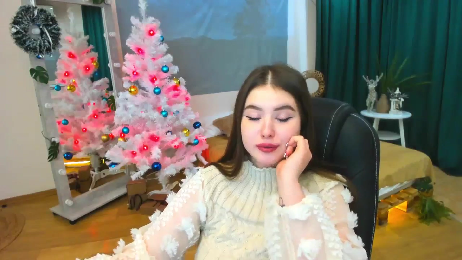 Gallery image thumbnail from AdmireMyEyes's myfreecams stream on, 12/31/2023, 09:41 image 15 of 20