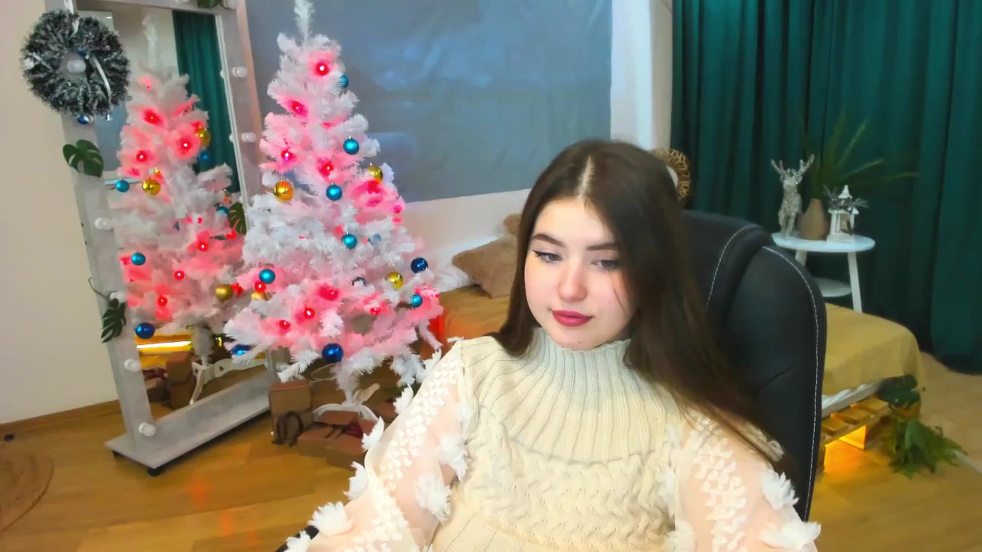 Gallery image thumbnail from AdmireMyEyes's myfreecams stream on, 12/31/2023, 09:41 image 12 of 20