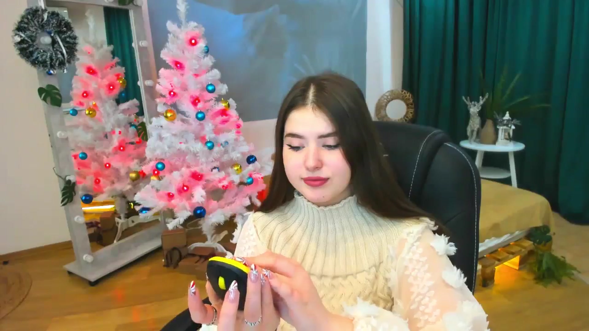 Gallery image thumbnail from AdmireMyEyes's myfreecams stream on, 12/31/2023, 09:41 image 4 of 20