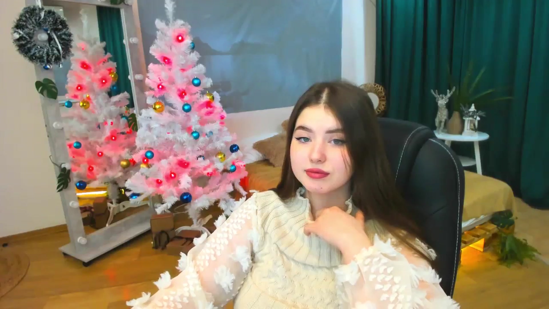 Gallery image thumbnail from AdmireMyEyes's myfreecams stream on, 12/31/2023, 09:41 image 14 of 20