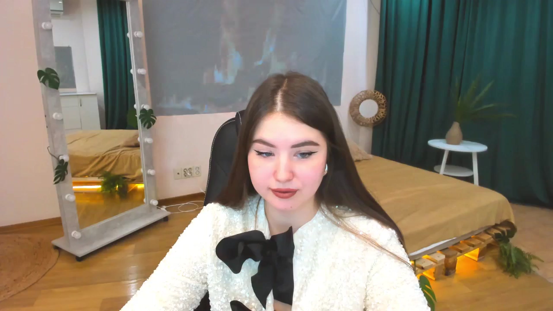 Gallery image thumbnail from AdmireMyEyes's myfreecams stream on, 01/13/2024, 08:44 image 14 of 20