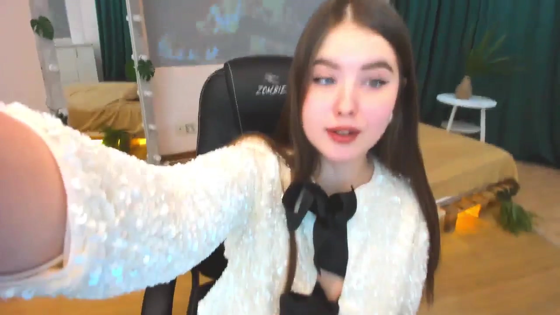 Gallery image thumbnail from AdmireMyEyes's myfreecams stream on, 01/13/2024, 08:44 image 6 of 20